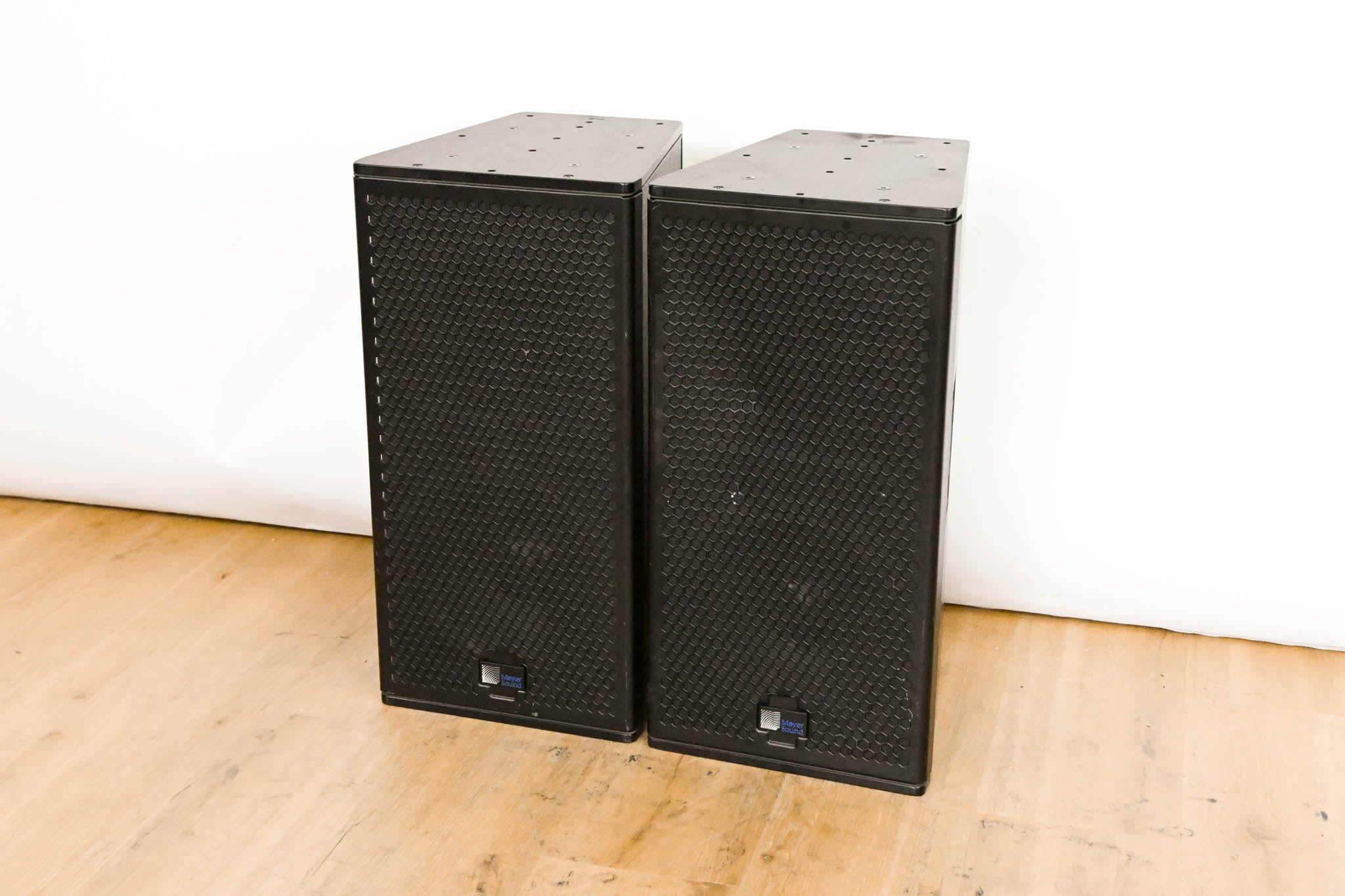 Meyer Sound UPJ-1P Compact VariO Loudspeaker (PAIR)