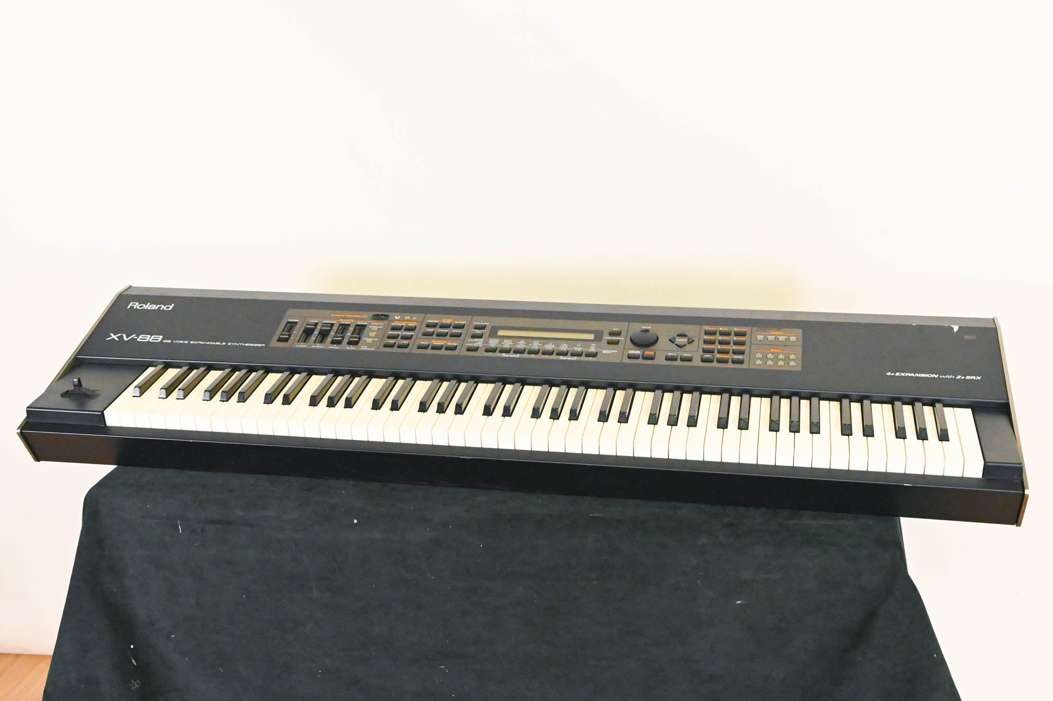 Roland XV-88 128-Voice Expandable Synthesizer