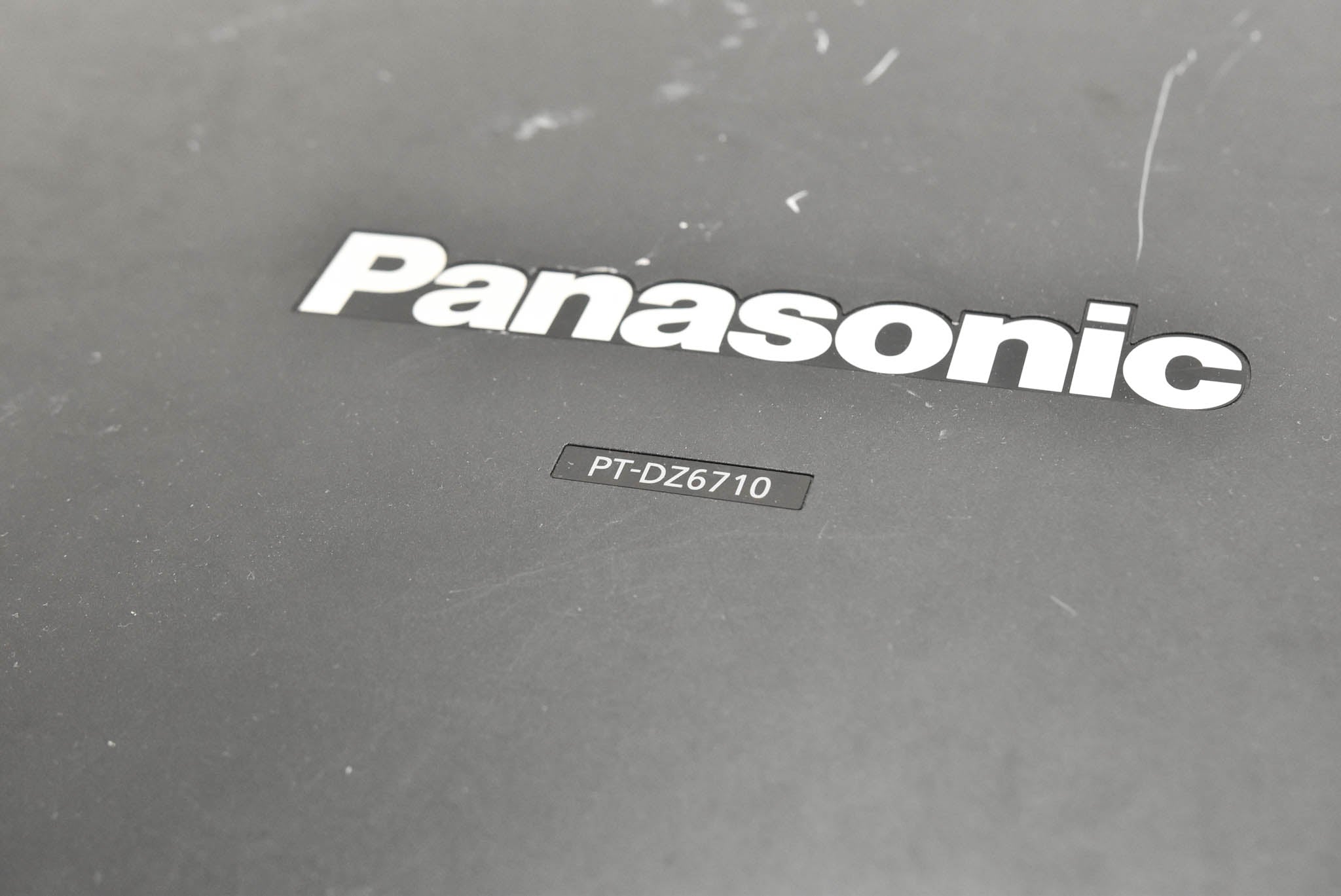 Panasonic PT-DZ6710UL 6,000-Lumen WUXGA Large Venue DLP Projector