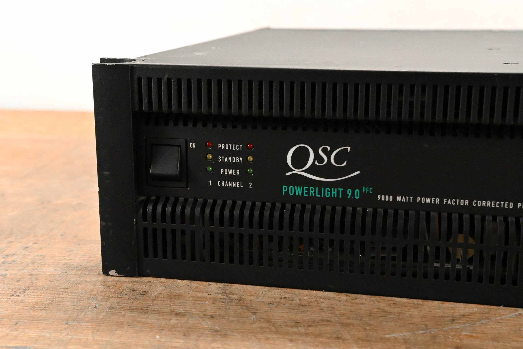 QSC PowerLight 9.0 PFC Power Factor Corrected 2-Channel Power Amplifier