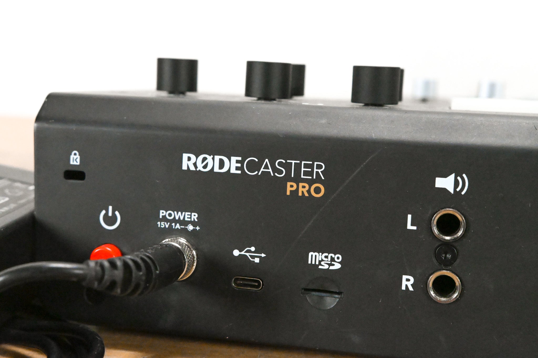 RØDE Rodecaster Pro Integrated Podcast Production Studio