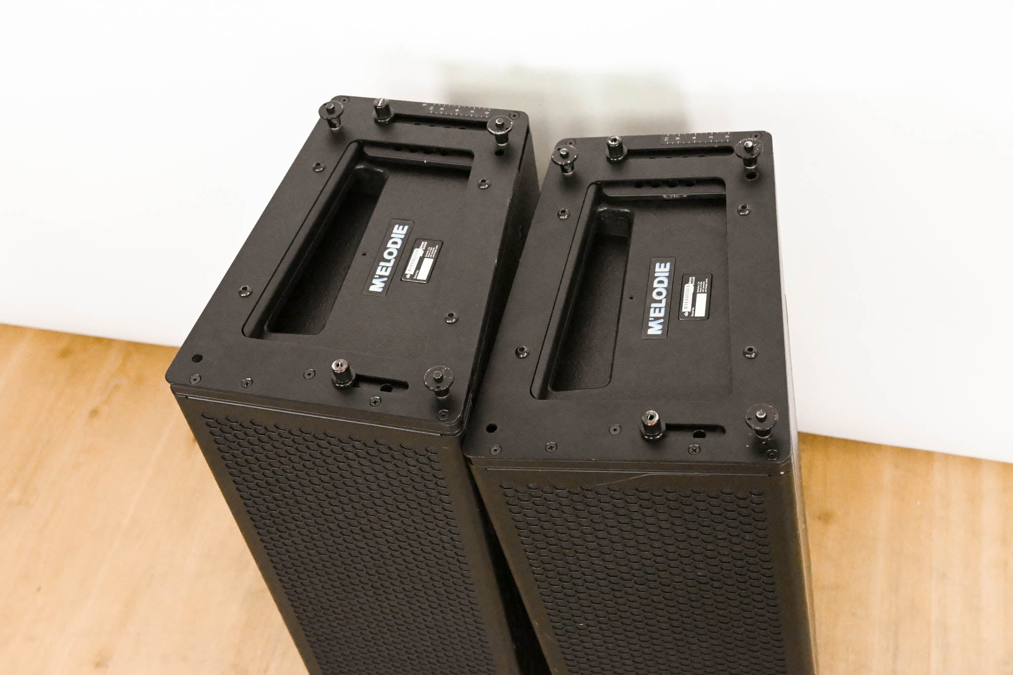 Meyer Sound M'elodie High-Power Curvilinear Array Loudspeaker (PAIR)