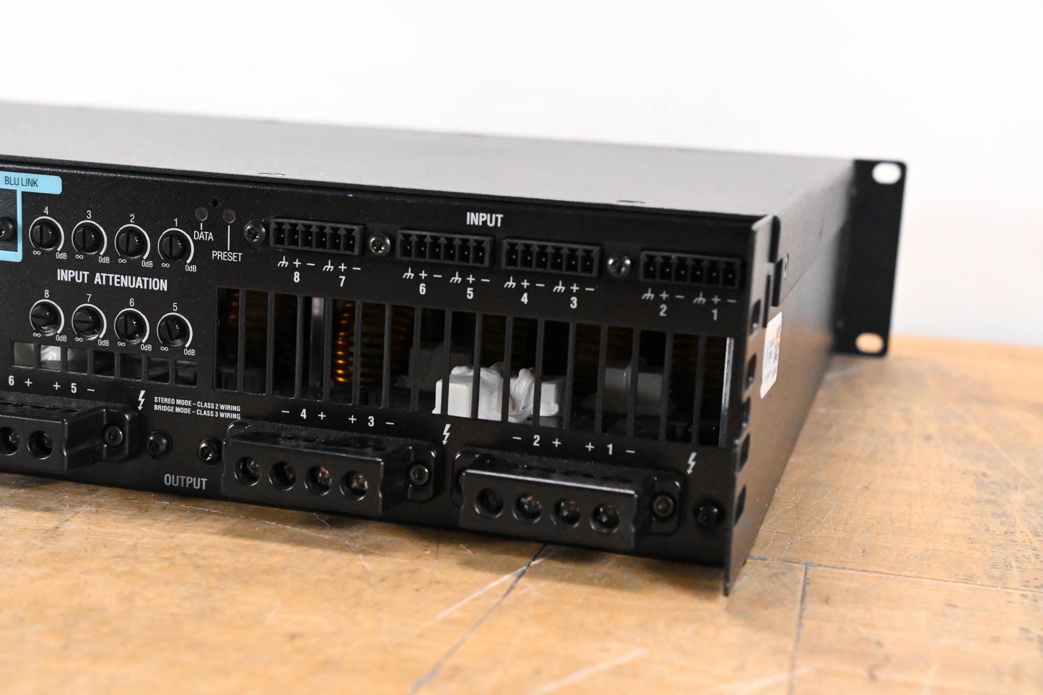 Crown DCi 8|300N 8-Channel, 300W @ 4 ohms Power Amplifier w/ BLU link
