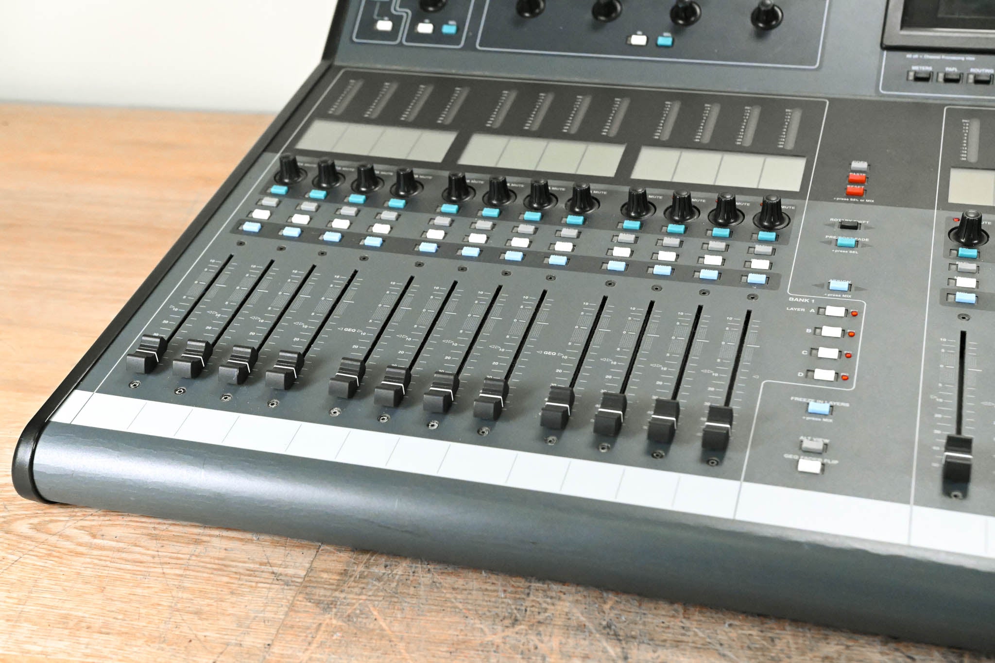 Allen & Heath iLive-T80 Digital Mixing Surface