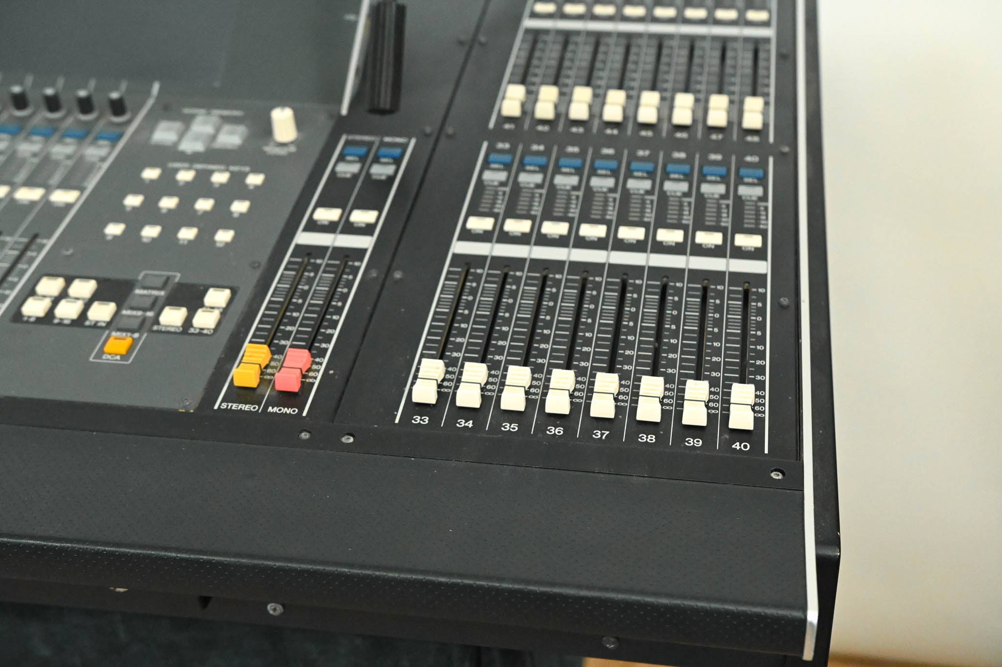 Yamaha M7CL-48 48-Channel Digital Audio Mixing Console