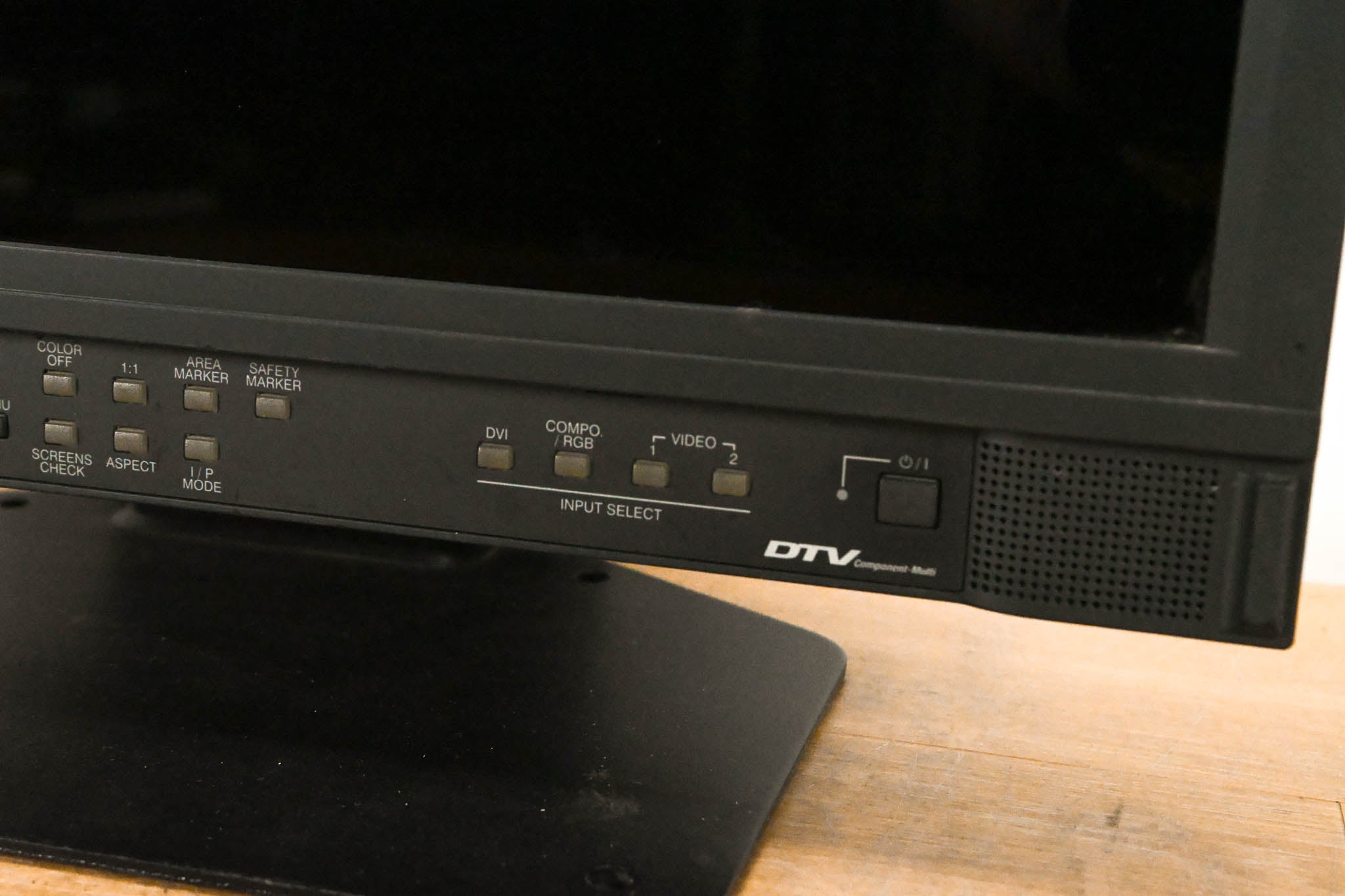 JVC DT-V20L1 20-inch HD Multi-Format Studio Monitor