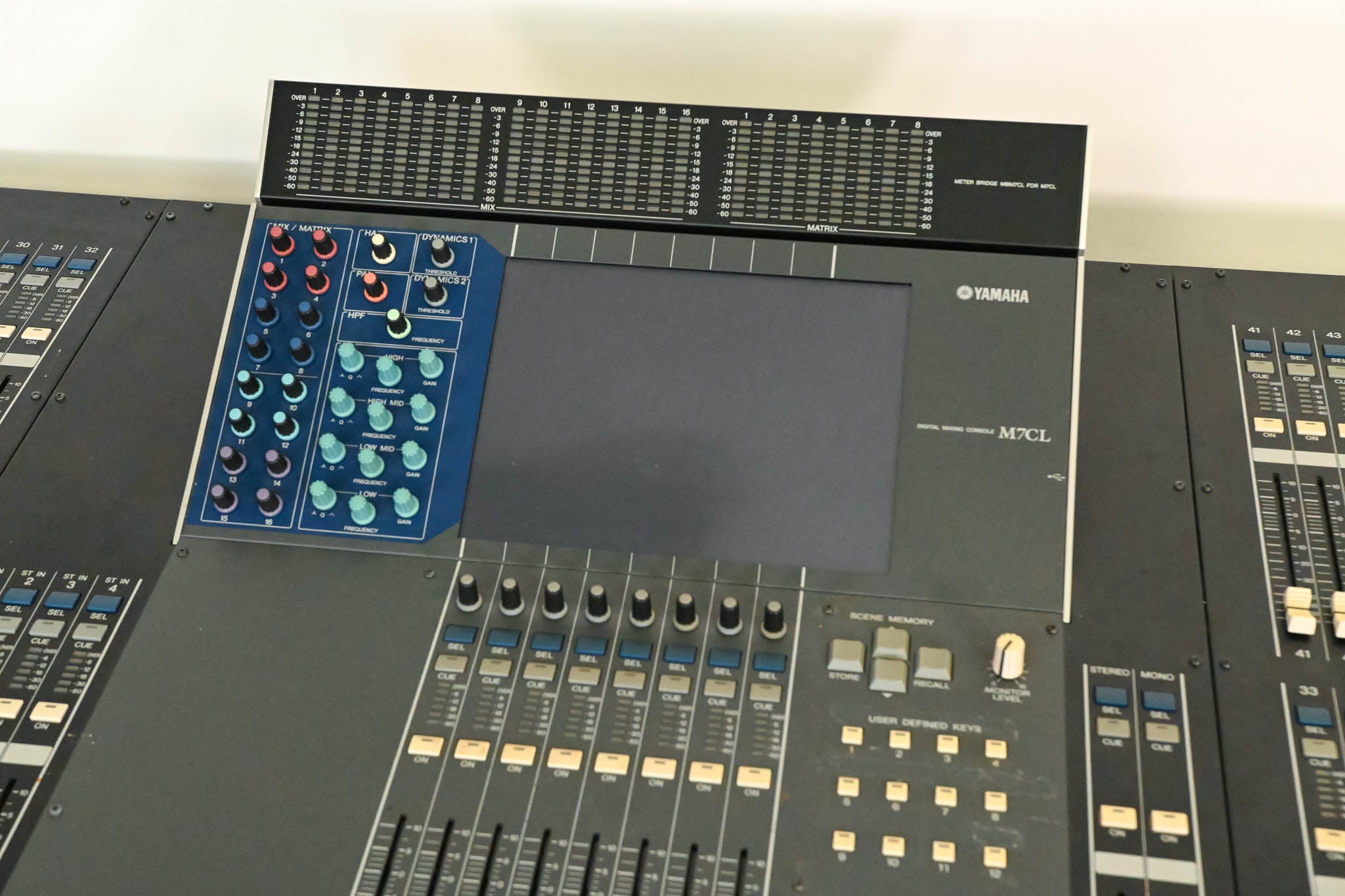 Yamaha M7CL-48ES 48-Channel EtherSound Digital Audio Mixer