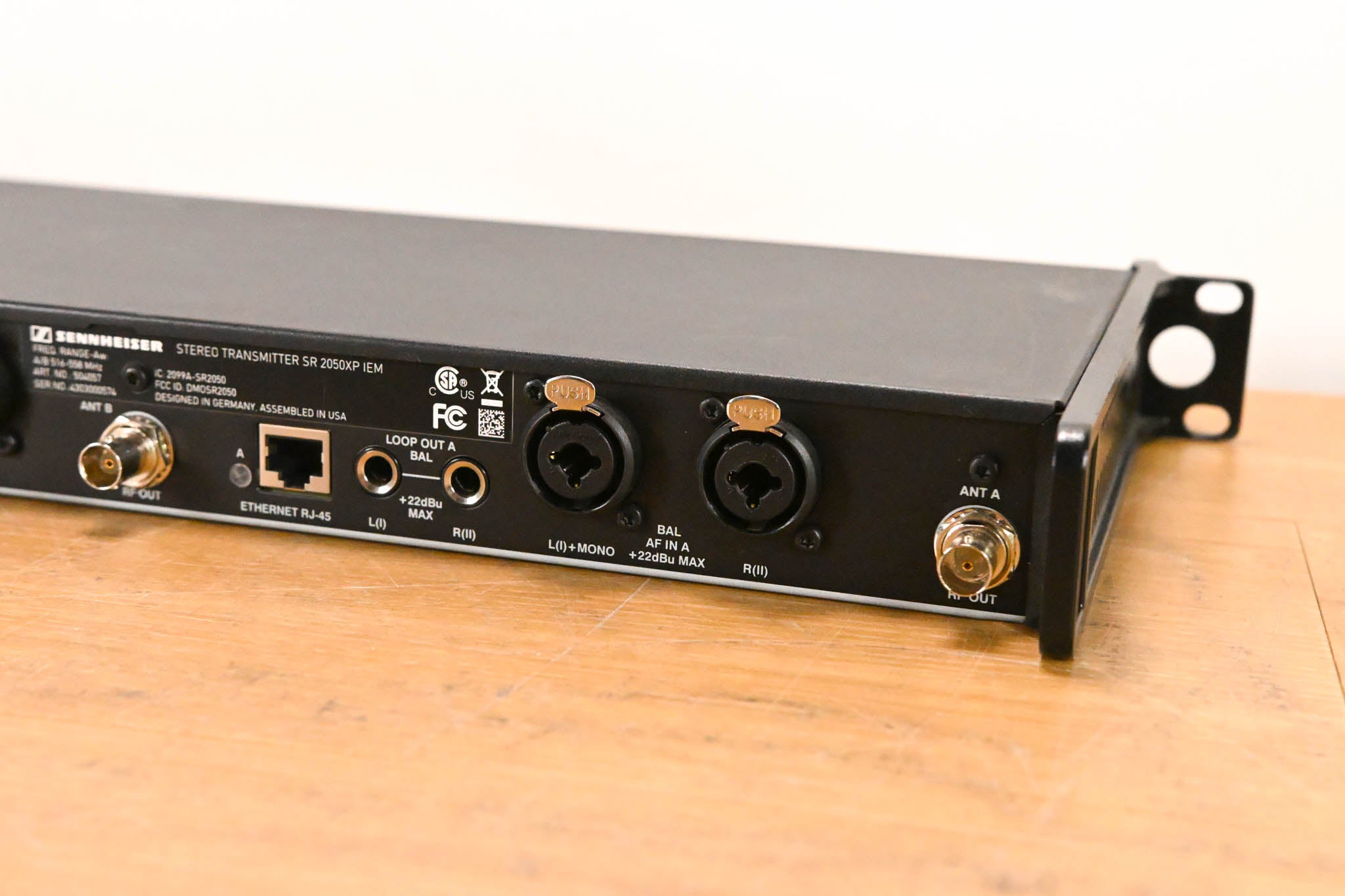 Sennheiser SR 2050XP IEM Stereo Wireless Transmitter - Aw: 516-558 MHz