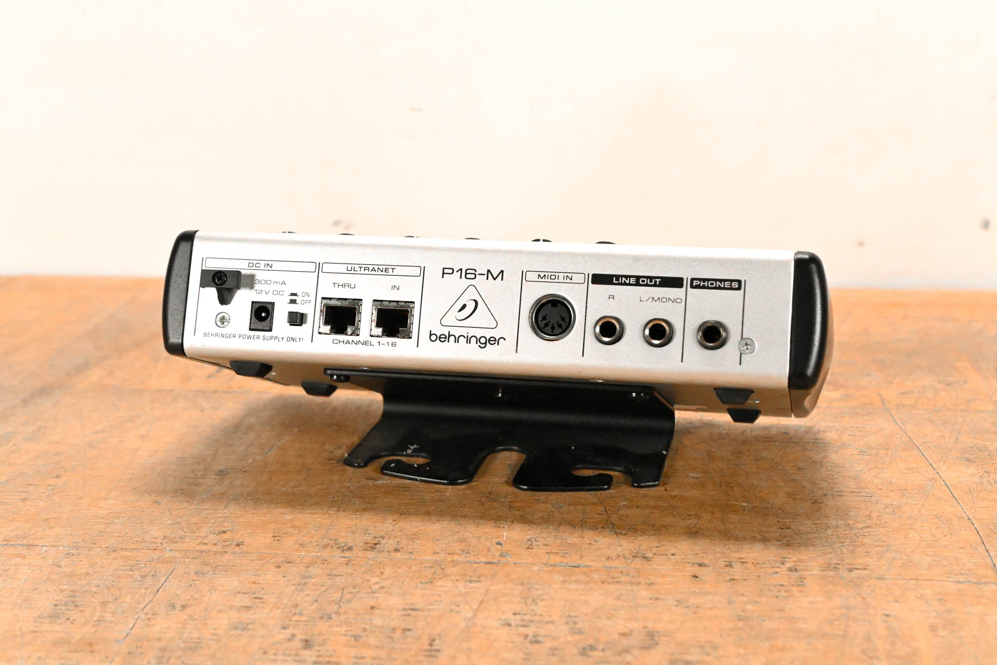 Behringer Powerplay P16-M 16-Channel Digital Personal Mixer