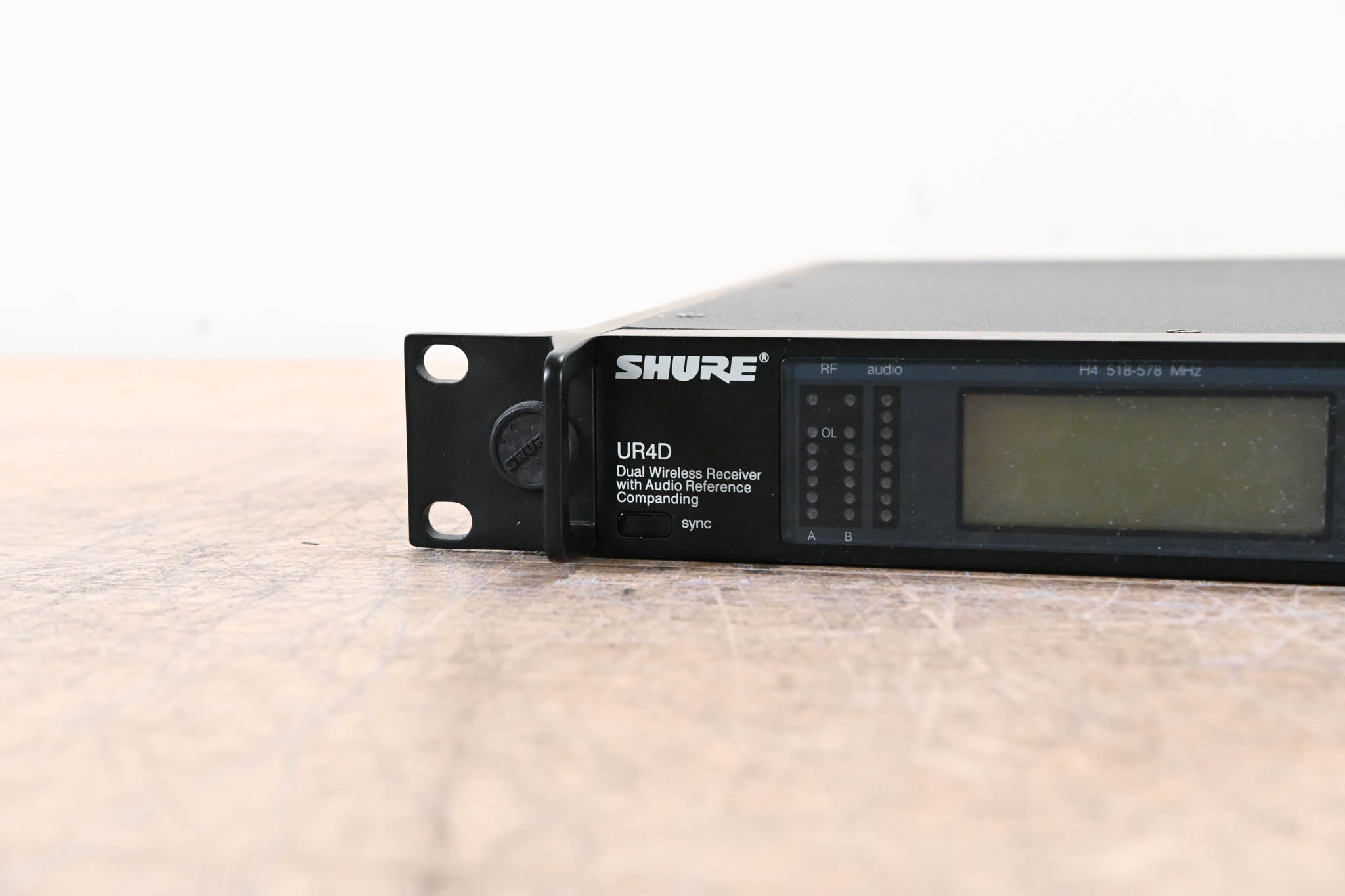 Shure UR4D Dual Wireless Receiver - H4 Band: 518-578 MHz