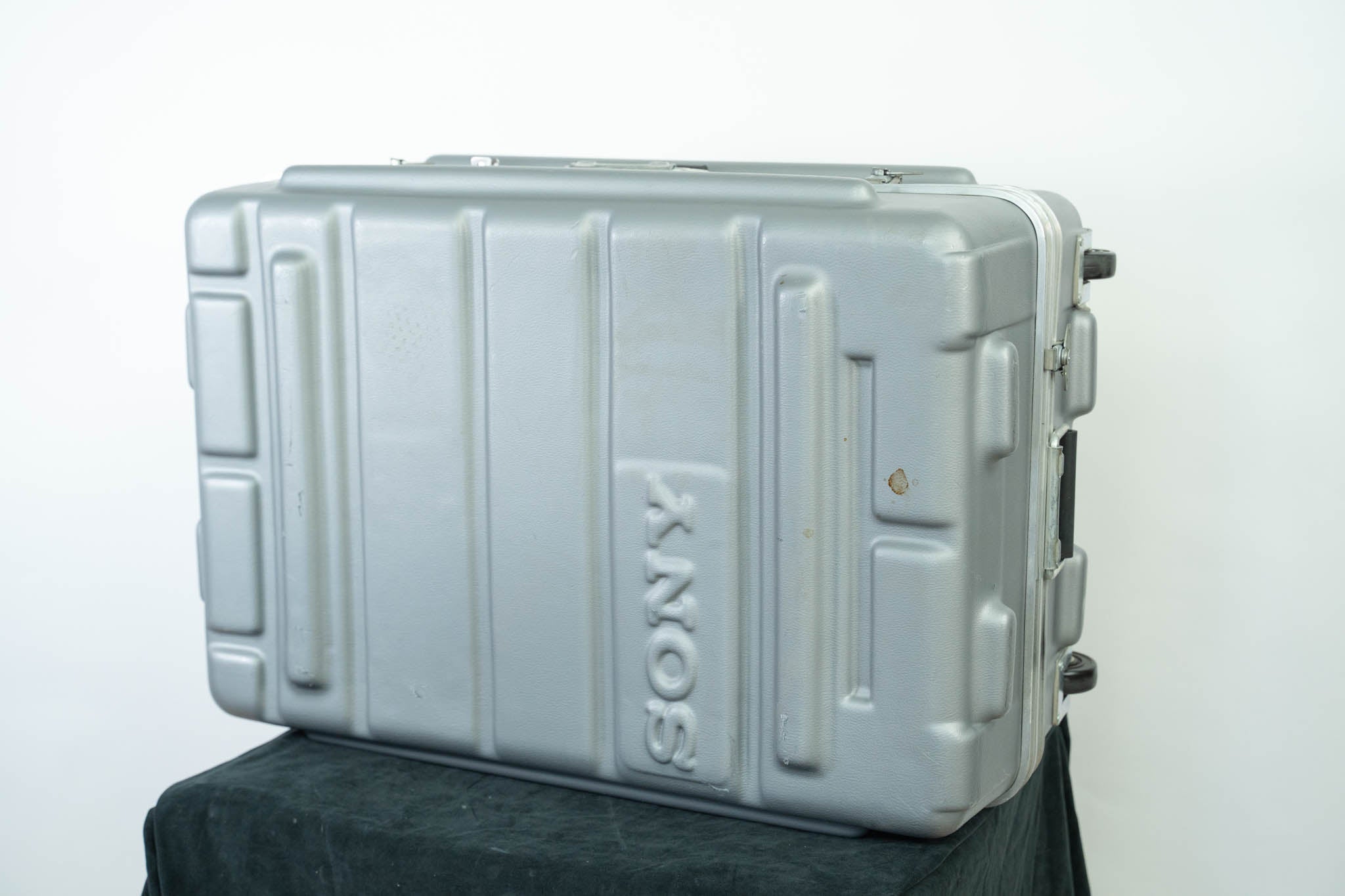 Sony LC-424TH Thermodyne Shipping Case for DXC Professional Cameras