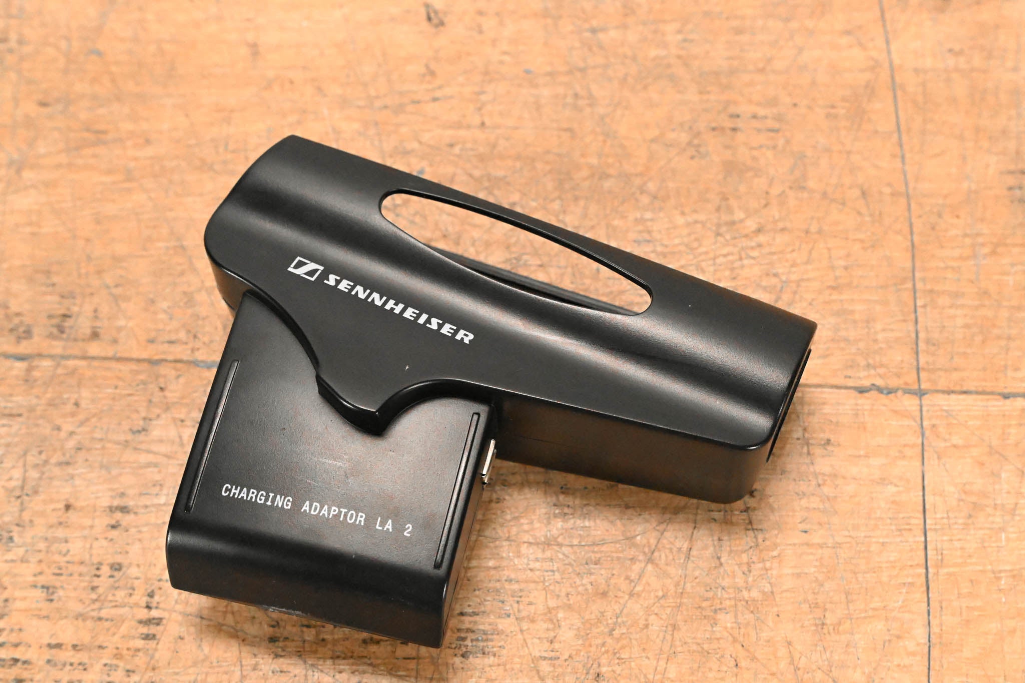Sennheiser LA 2 Charging Adapter