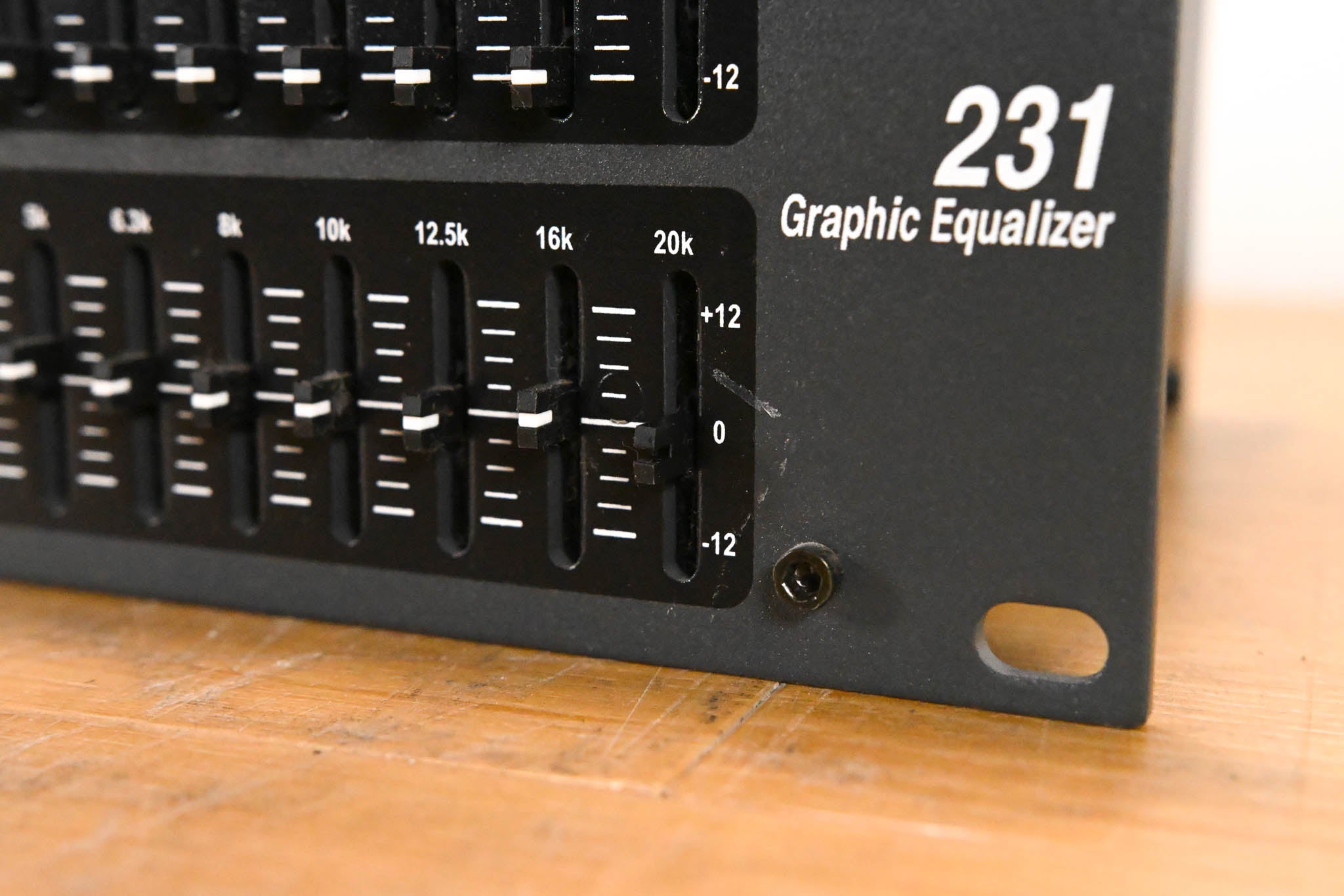 dbx 231 Dual-Channel 31-Band Graphic Equalizer