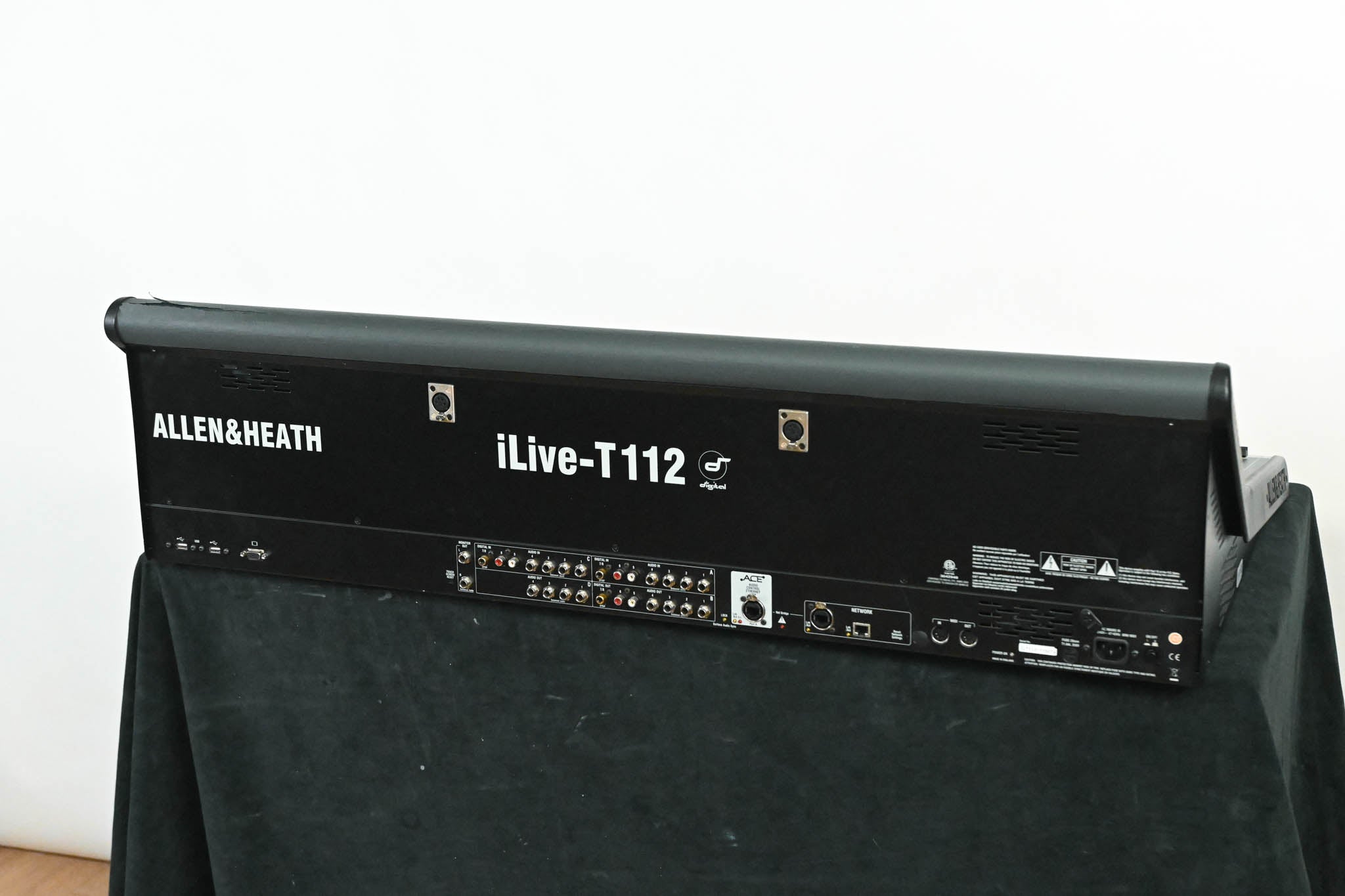 Allen & Heath iLive-T112 Digital Mixing Surface