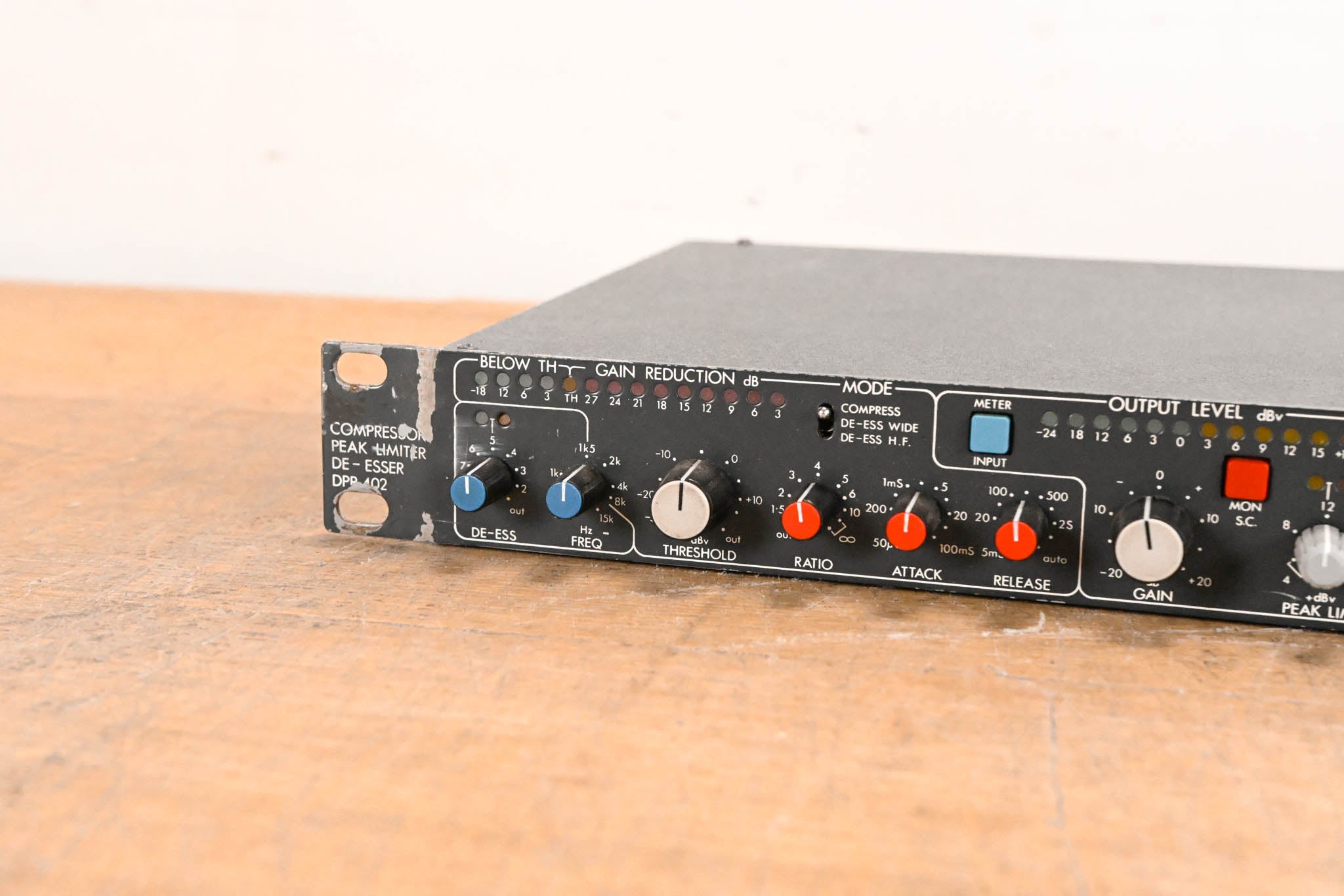 BSS DPR-402 Two-Channel Compressor/Limiter/De-Esser