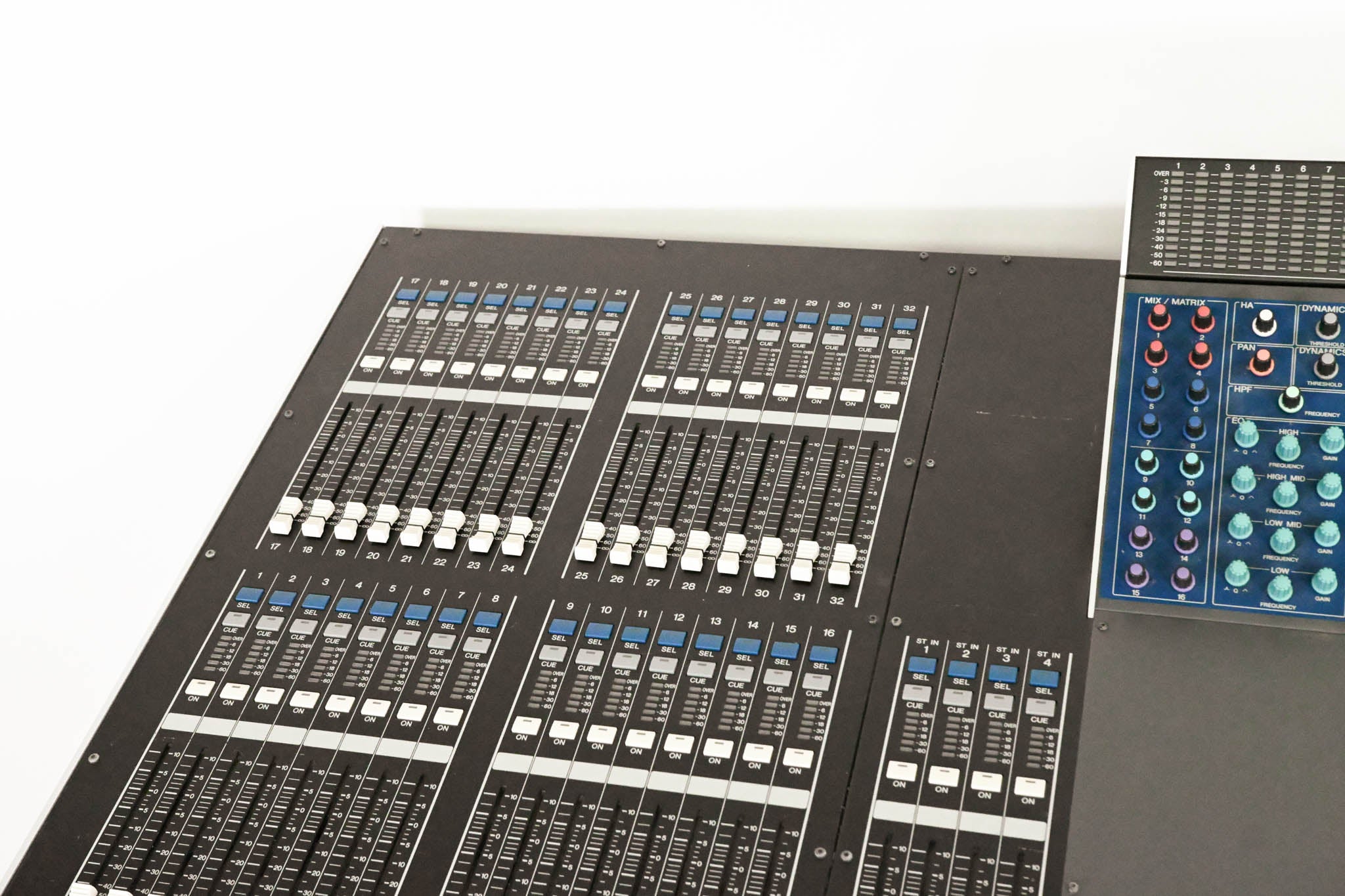 Yamaha M7CL-48 48-Channel Digital Audio Mixing Console