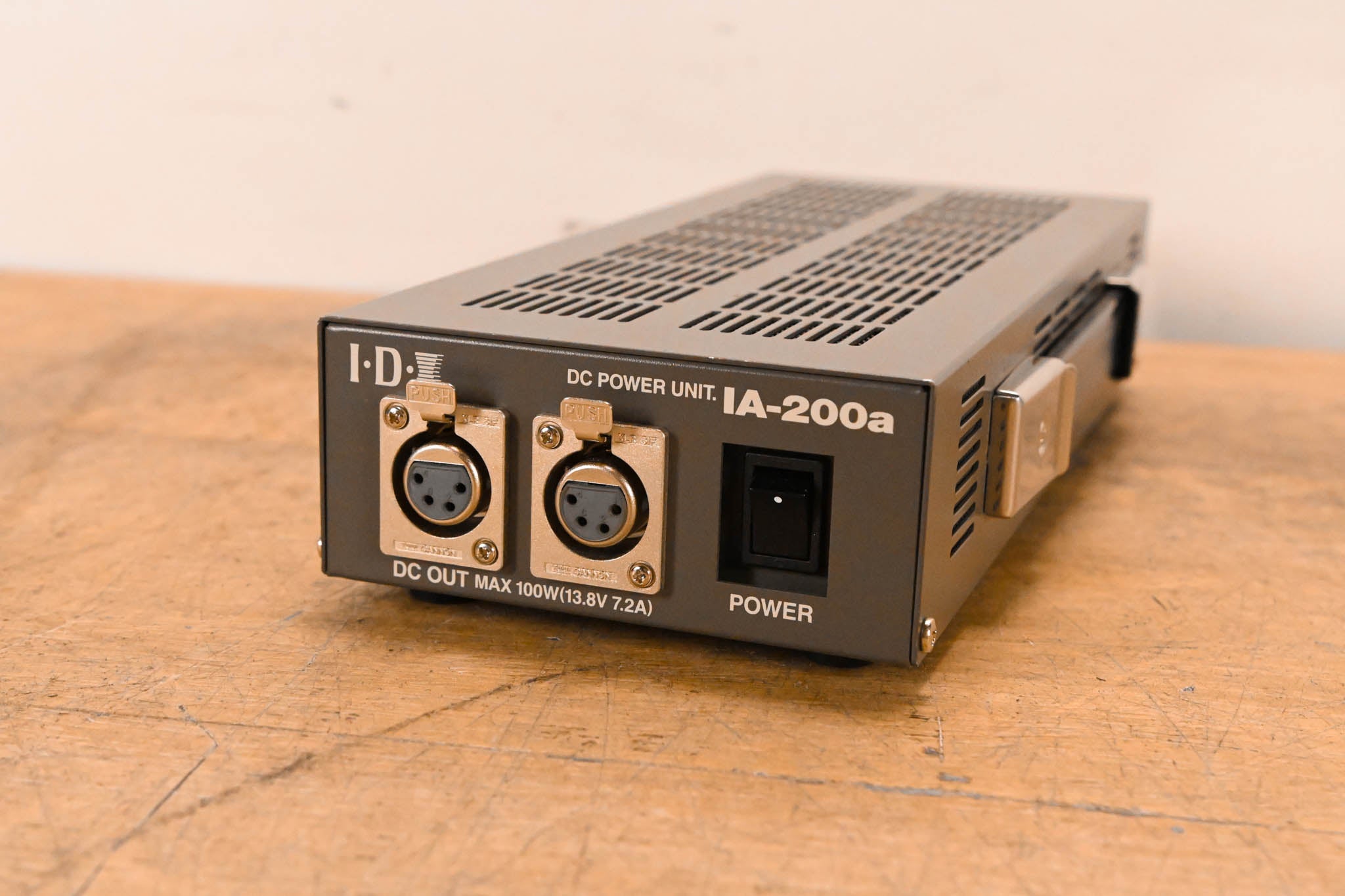 IDX System Technology IA-200a Dual-Channel Camera Power Supply