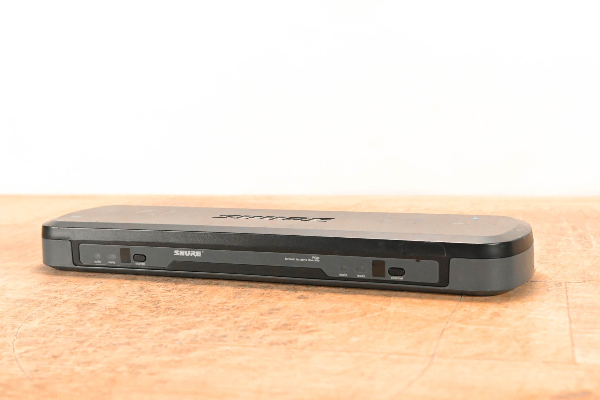 Shure PG88 Dual-Channel Wireless Receiver - H7 Band (NO POWER SUPPLY)