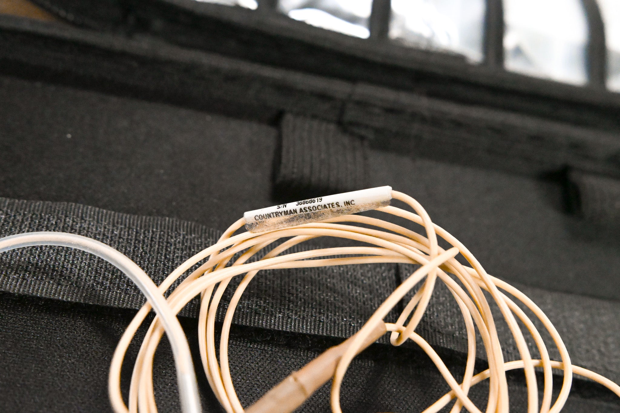 Countryman E6 Omnidirectional Earset Microphone w/ E6CABLEL1SR Cable
