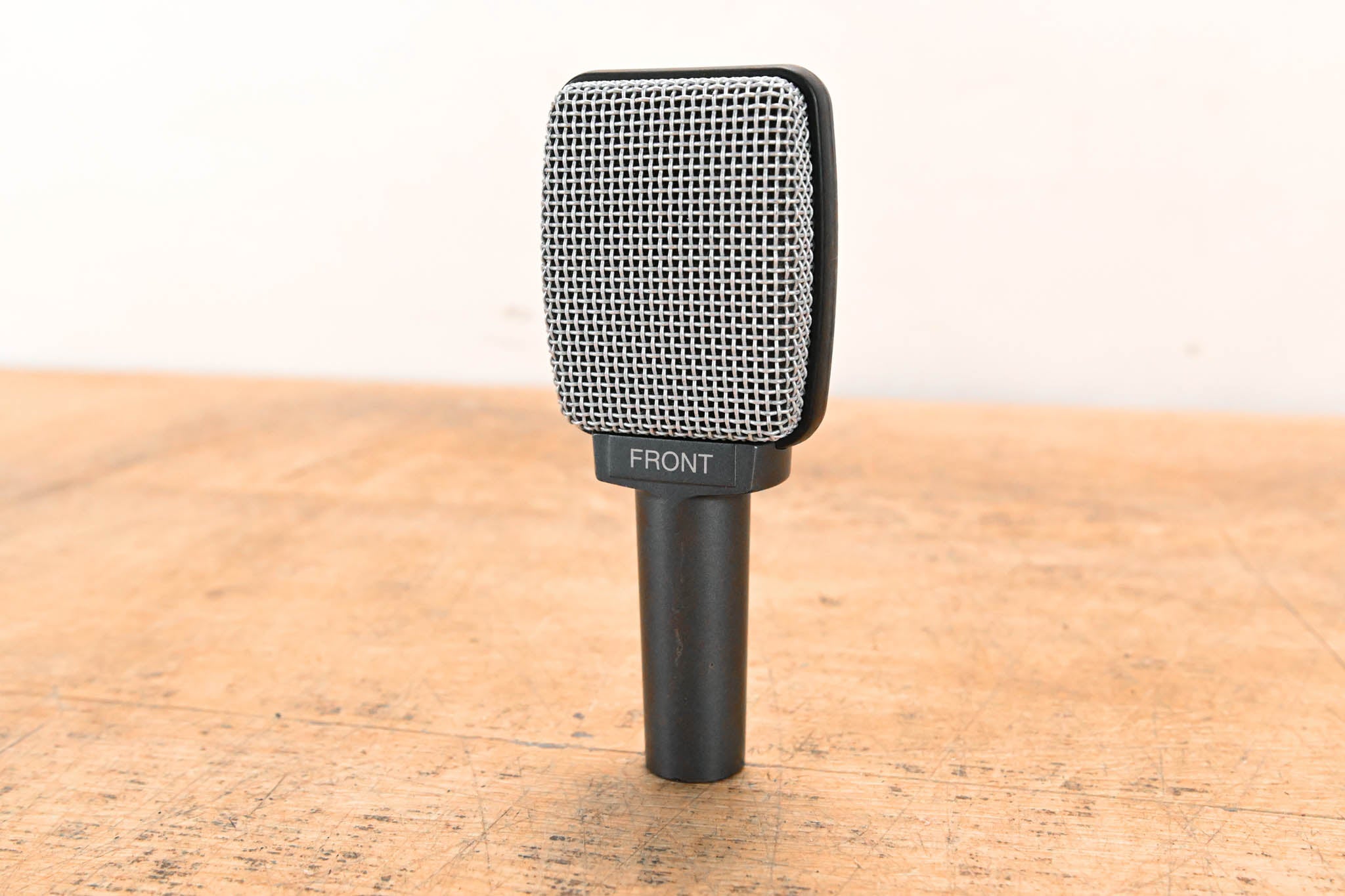 Sennheiser e 609 Silver Supercardioid Dynamic Microphone