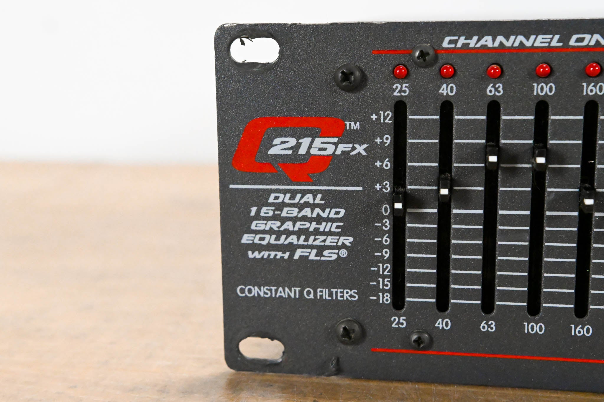 Peavey Q215FX Dual-Channel 15-Band Graphic Equalizer