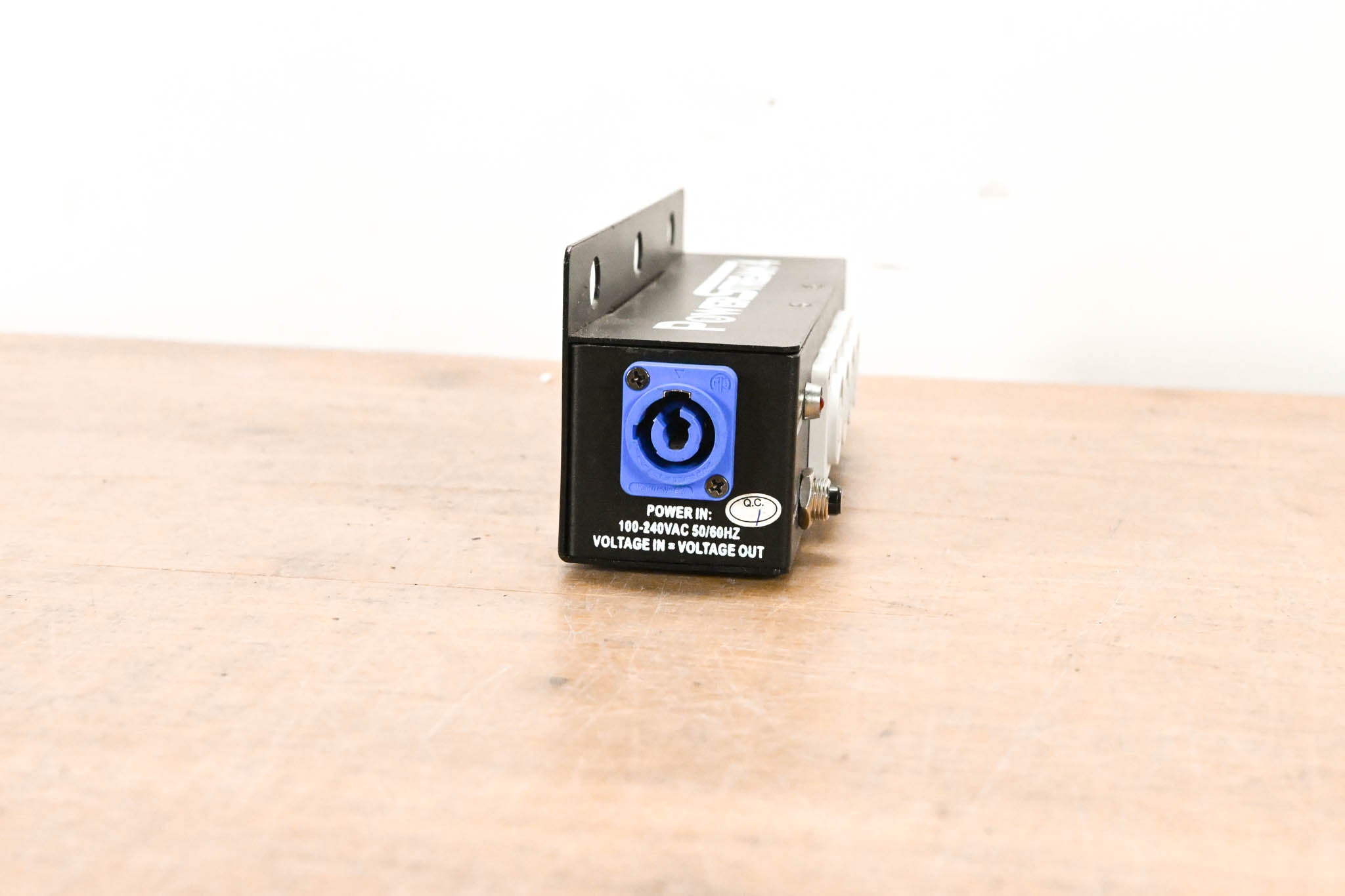Chauvet PowerStream 4 powerCON Splitter