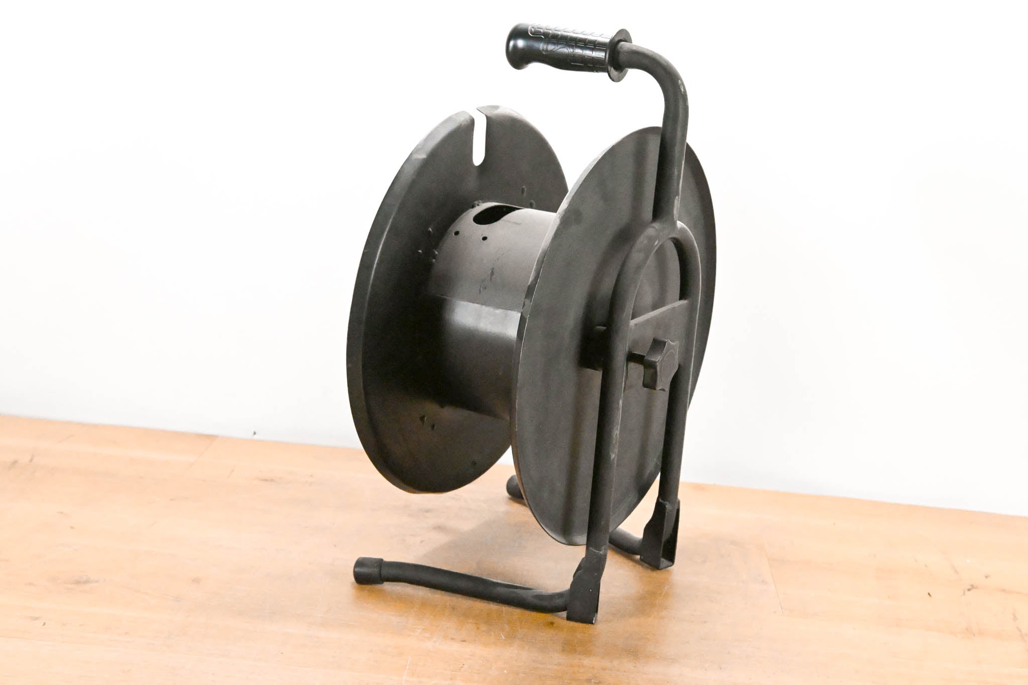 Elite Core EC-BLANK-REEL Cable Drum with D-Series Hole Punch