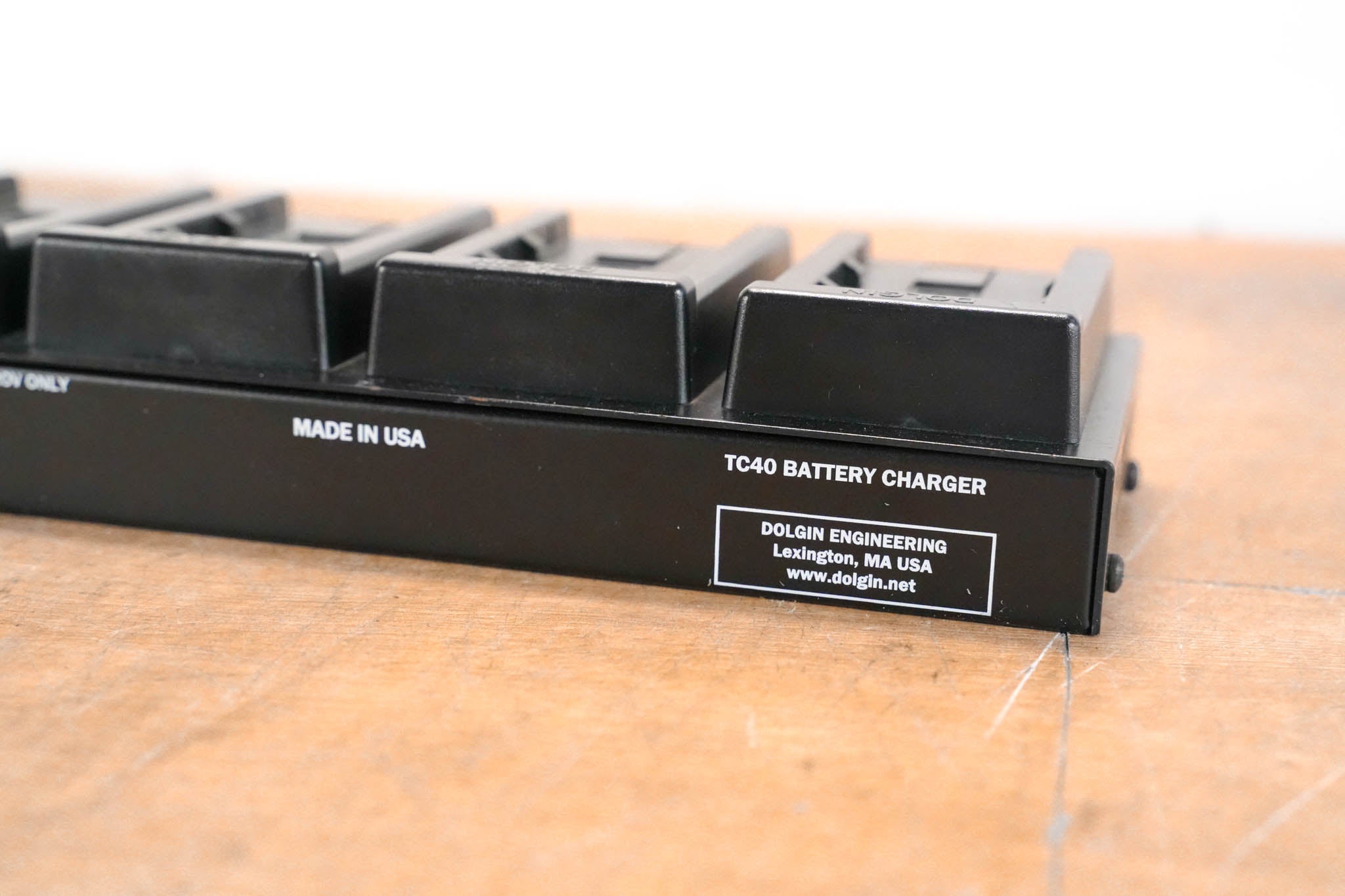 Dolgin Engineering TC40 4 Position Battery Dock for Canon (NO PSU)