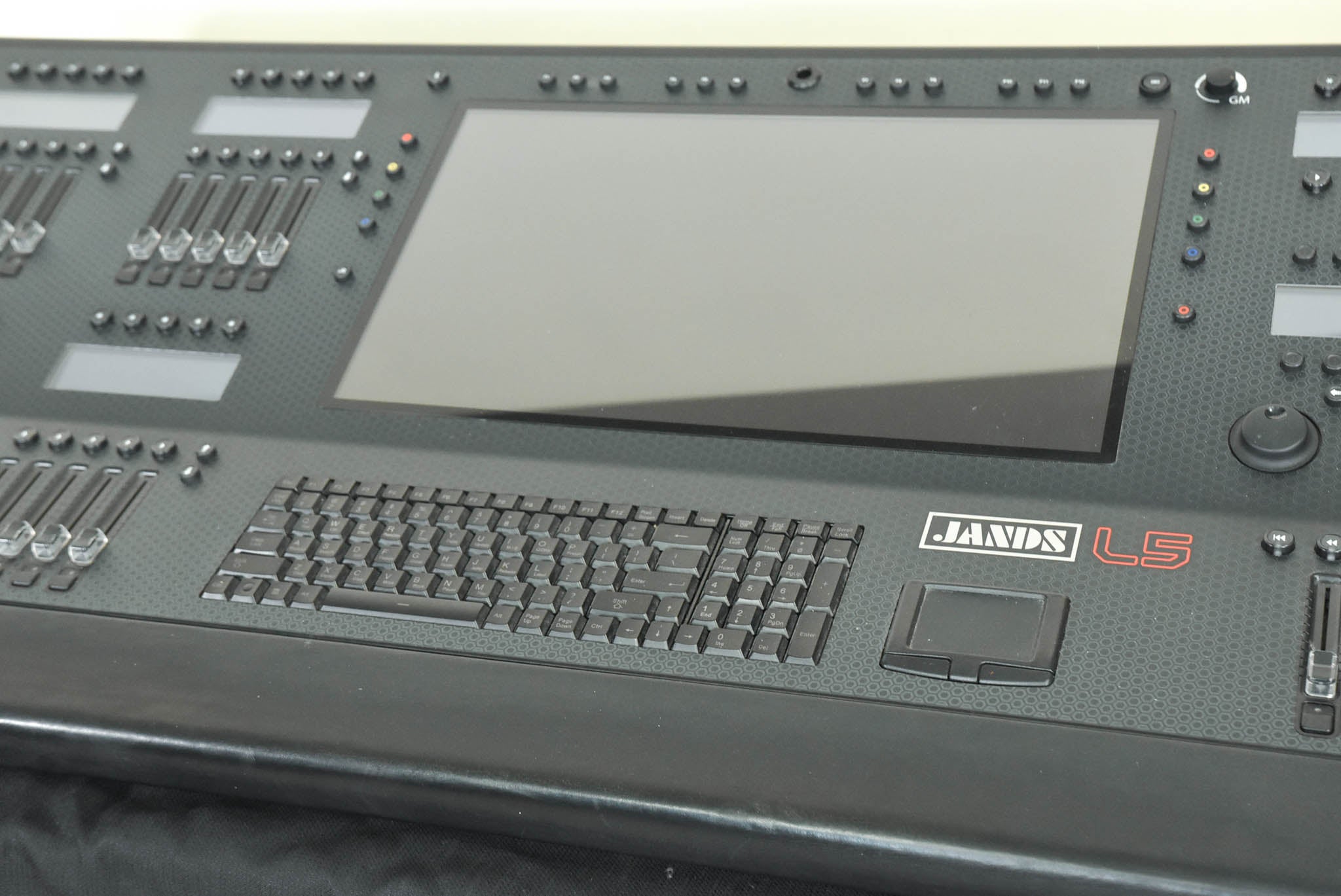 Jands Vista L5 Lighting Control Console with 16-Universe Internal Dongle