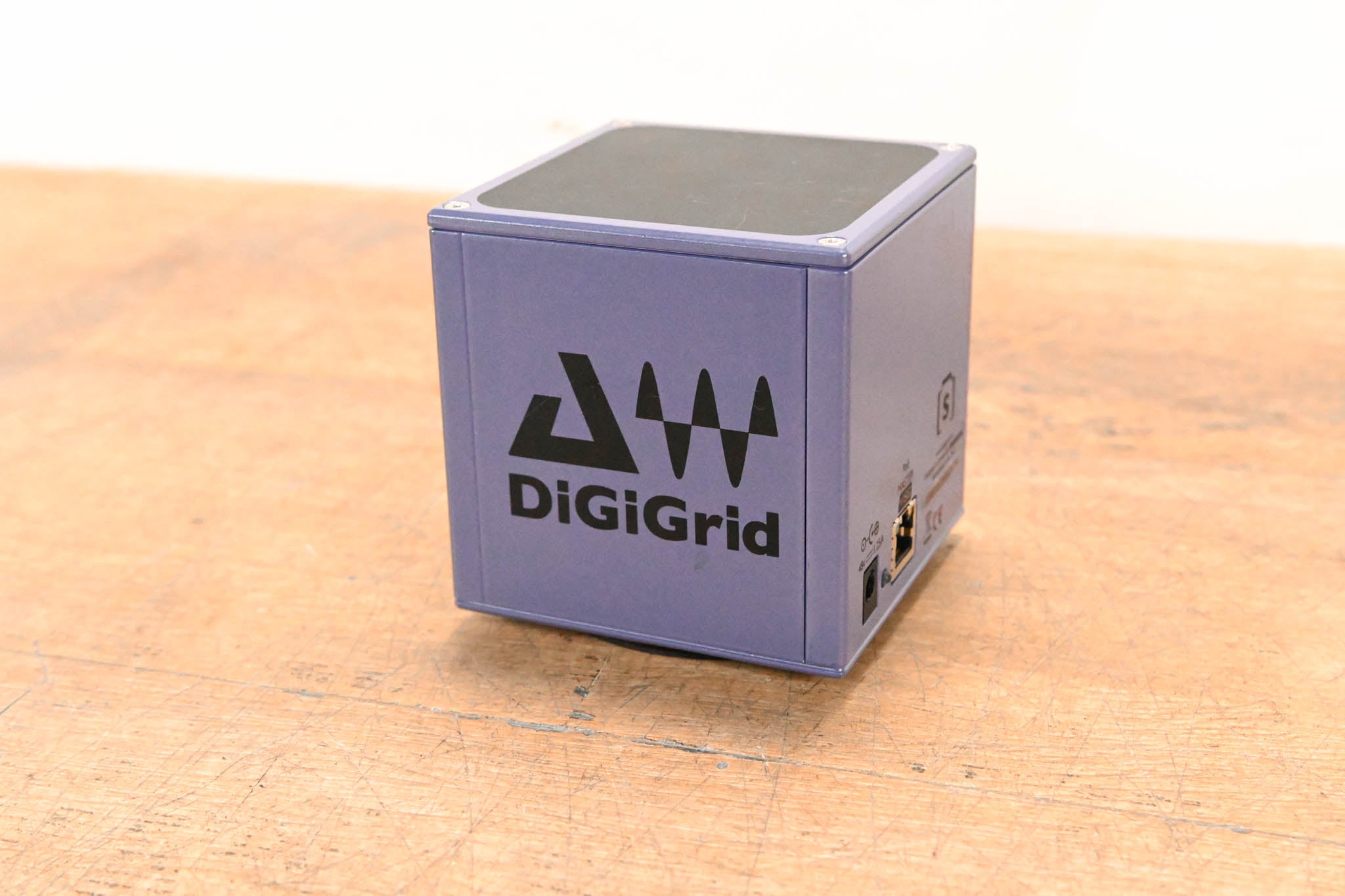 Waves DigiGrid S Gigabit Ethernet Switch with PoE (NO POWER SUPPLY)