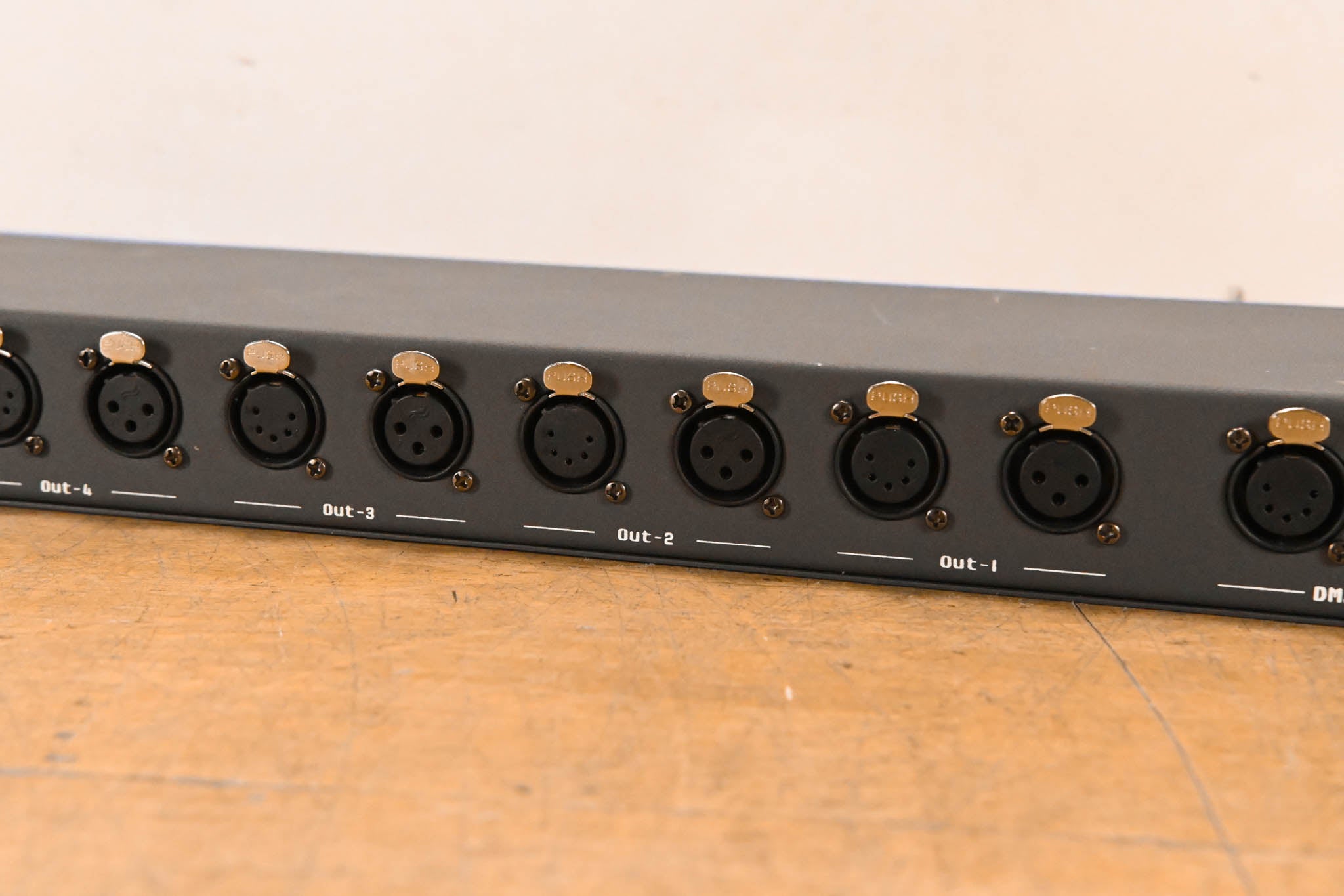 MEGA-LITE MC1040 Enlighten Splitter DMX Lighting Control