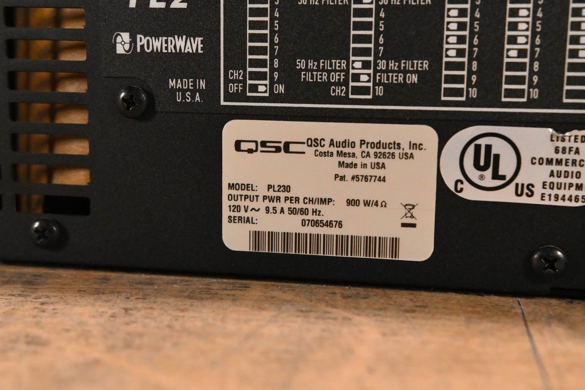QSC PL230 PowerLight 2 Series 2-Channel 1500W Power Amplifier