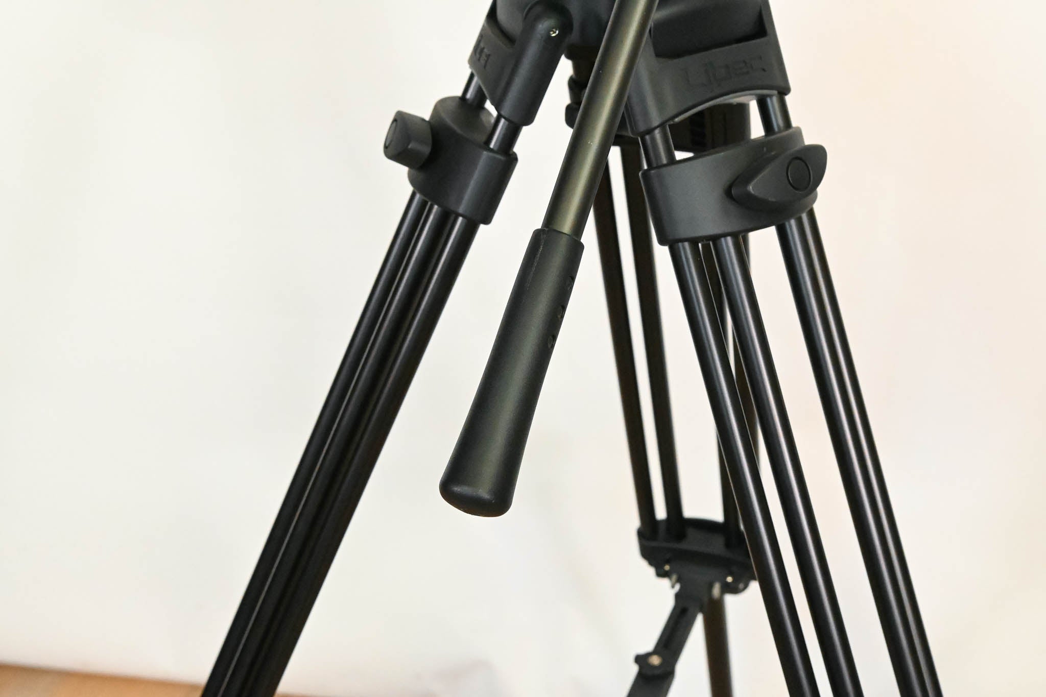 Libec RH45D Fluid Head with RT40RB Tripod Legs and BR-6B Spreader