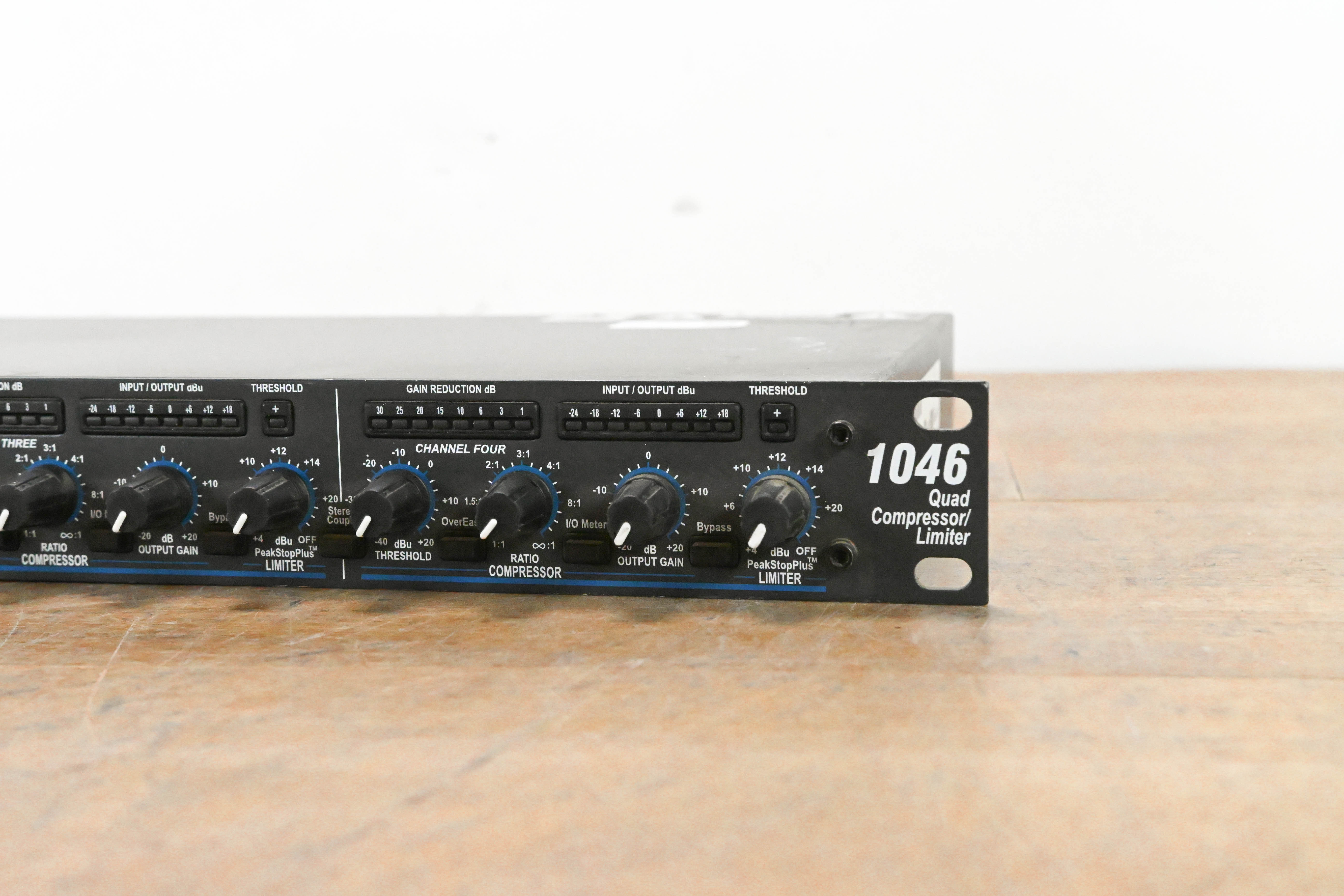 dbx 1046 Quad Compressor/Limiter