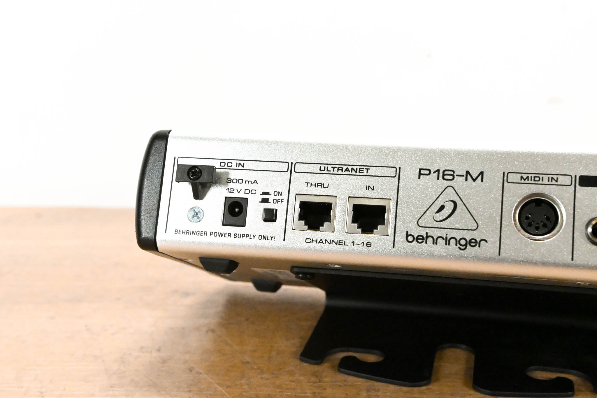 Behringer Powerplay P16-M 16-Channel Digital Personal Mixer