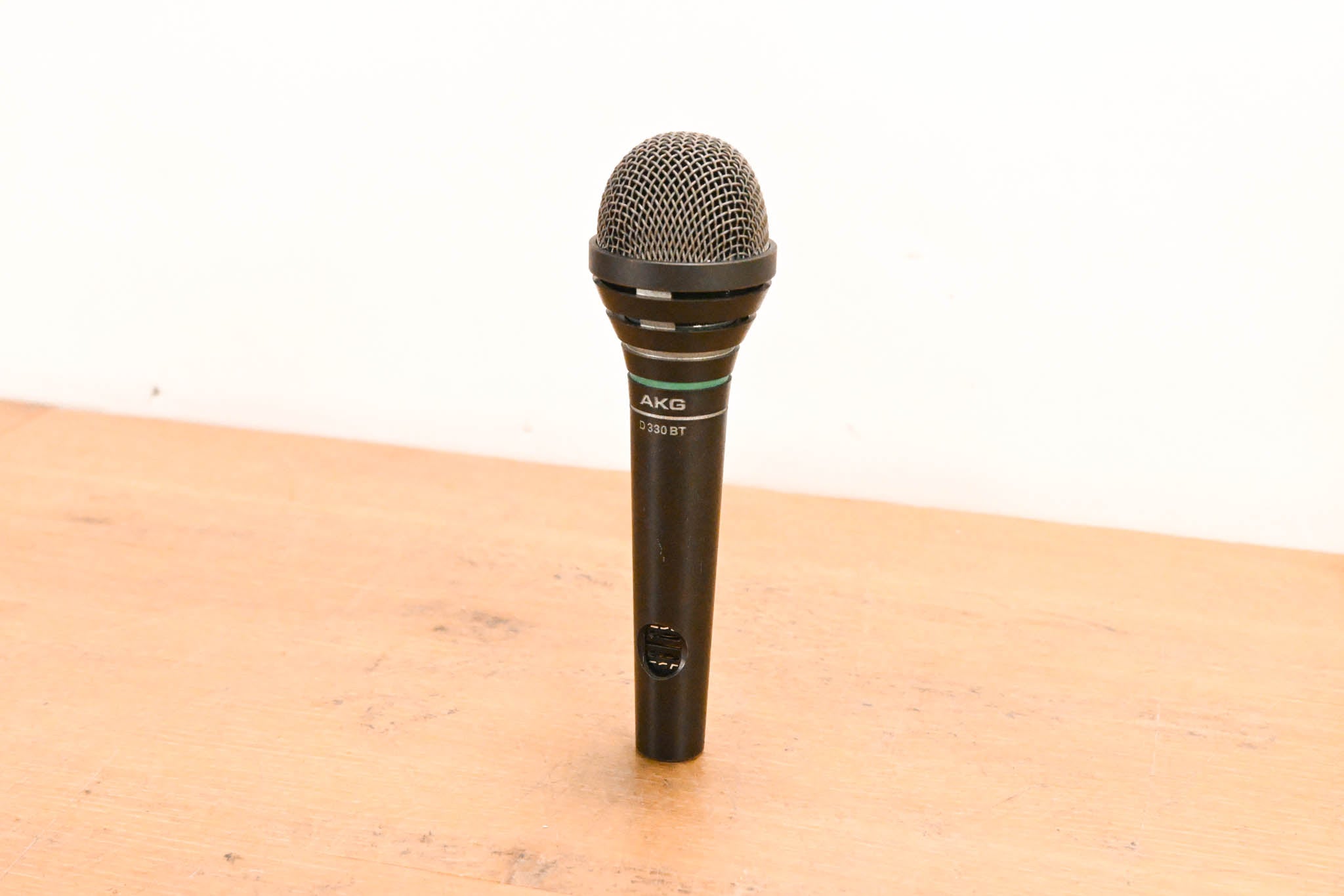 AKG D330BT Hypercardioid Dynamic Microphone