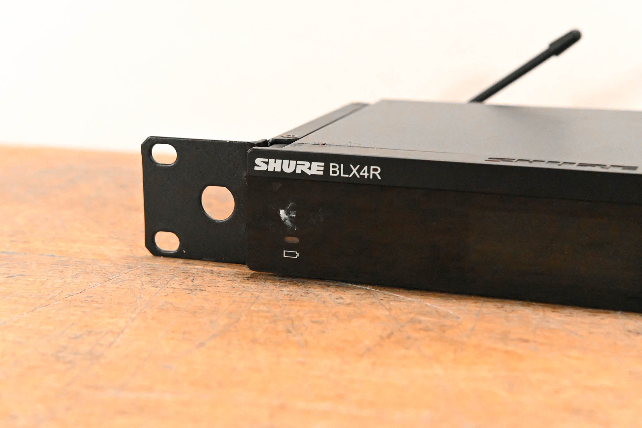 Shure BLX4R Rack-Mountable Wireless Receiver - H8 Band (NO POWER SUPPLY)
