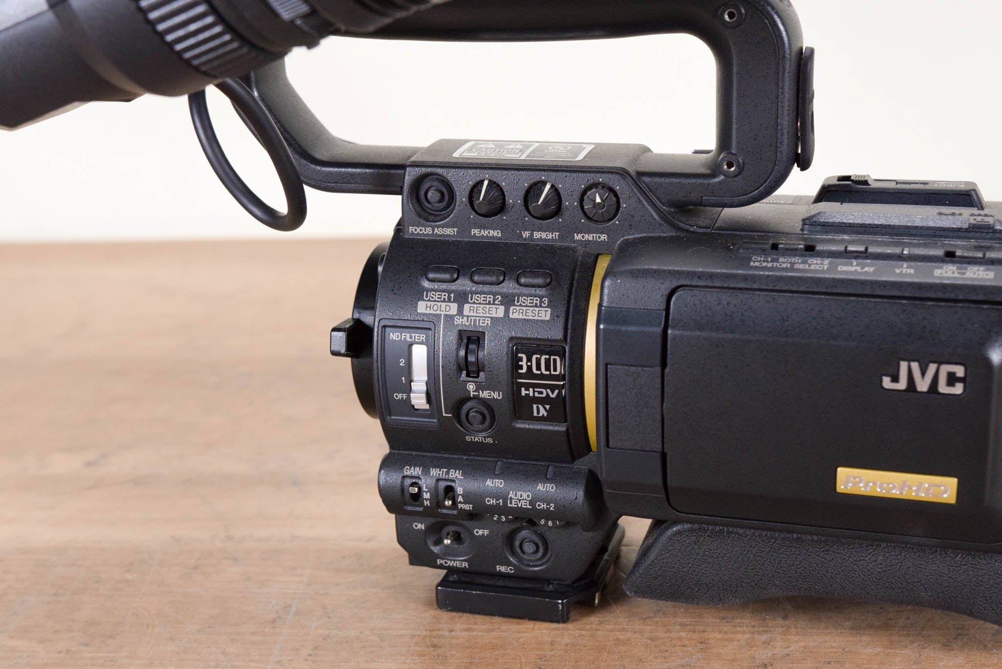 JVC GY-HD200U 1/3" 3-CCD Professional HDV Camcorder