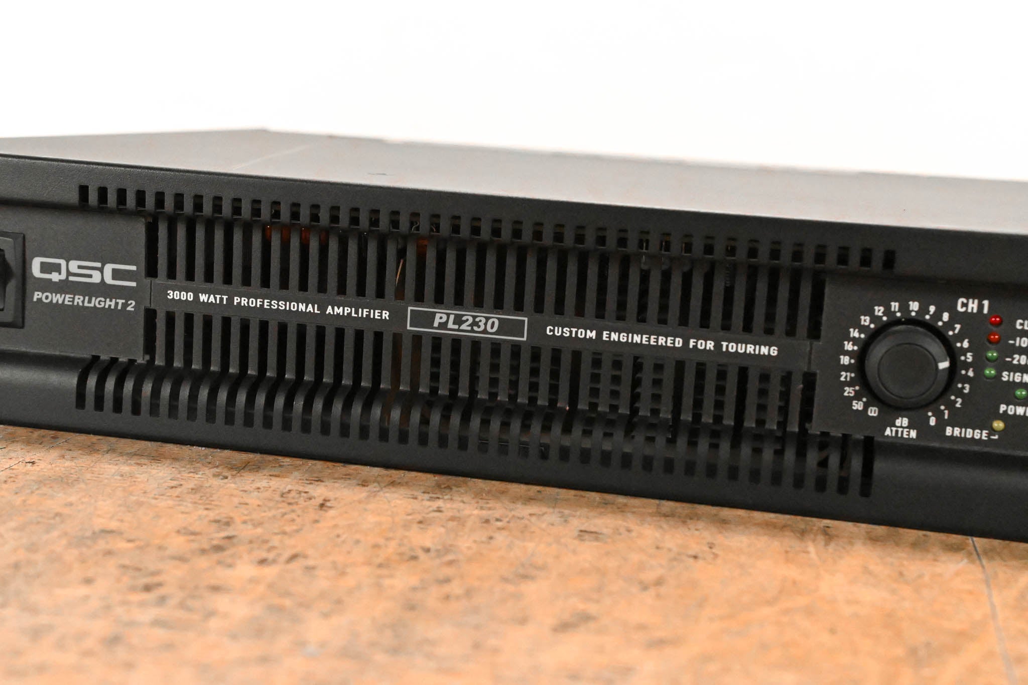 QSC PL230 PowerLight 2 Series 2-Channel 1500W Power Amplifier