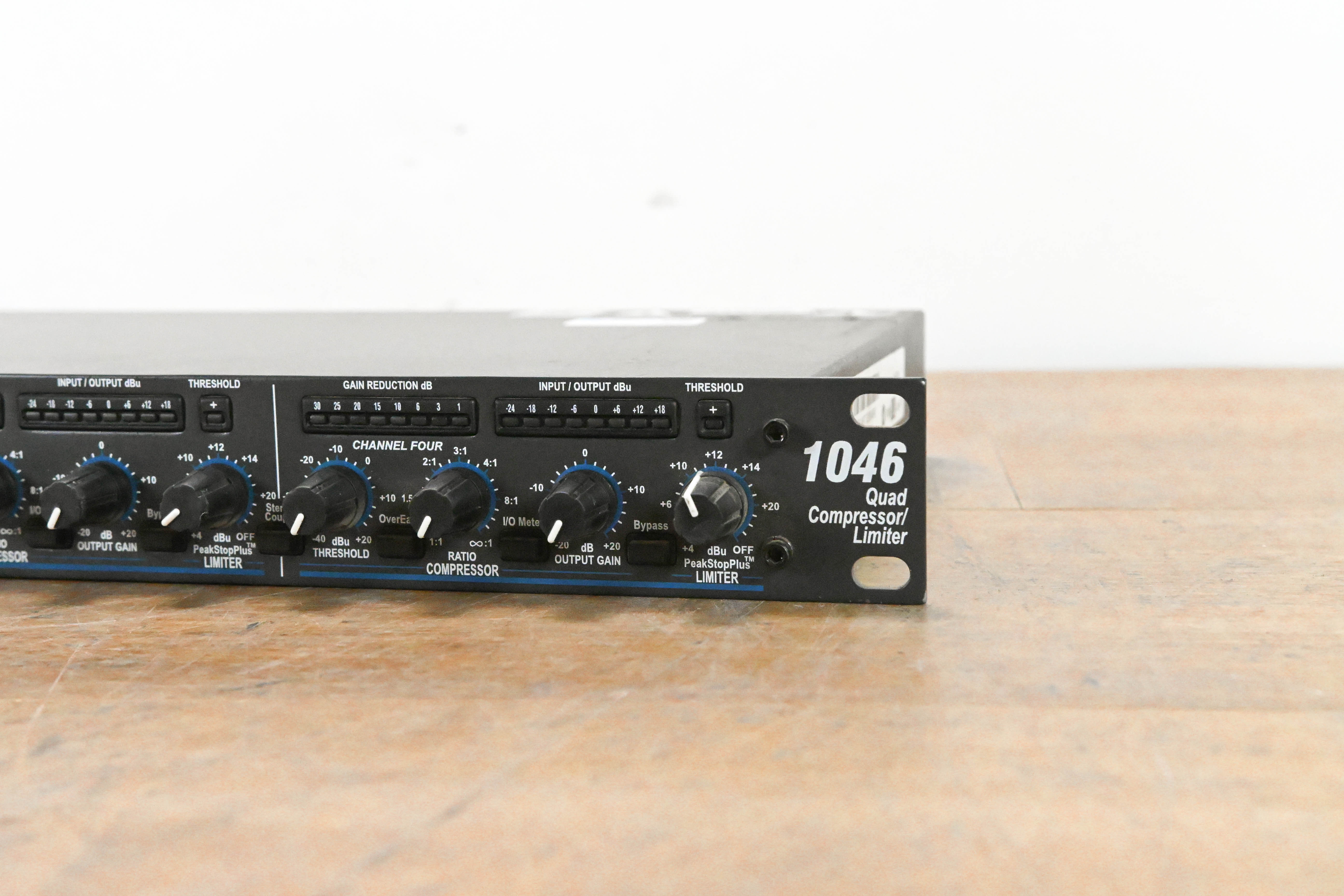 dbx 1046 Quad Compressor/Limiter
