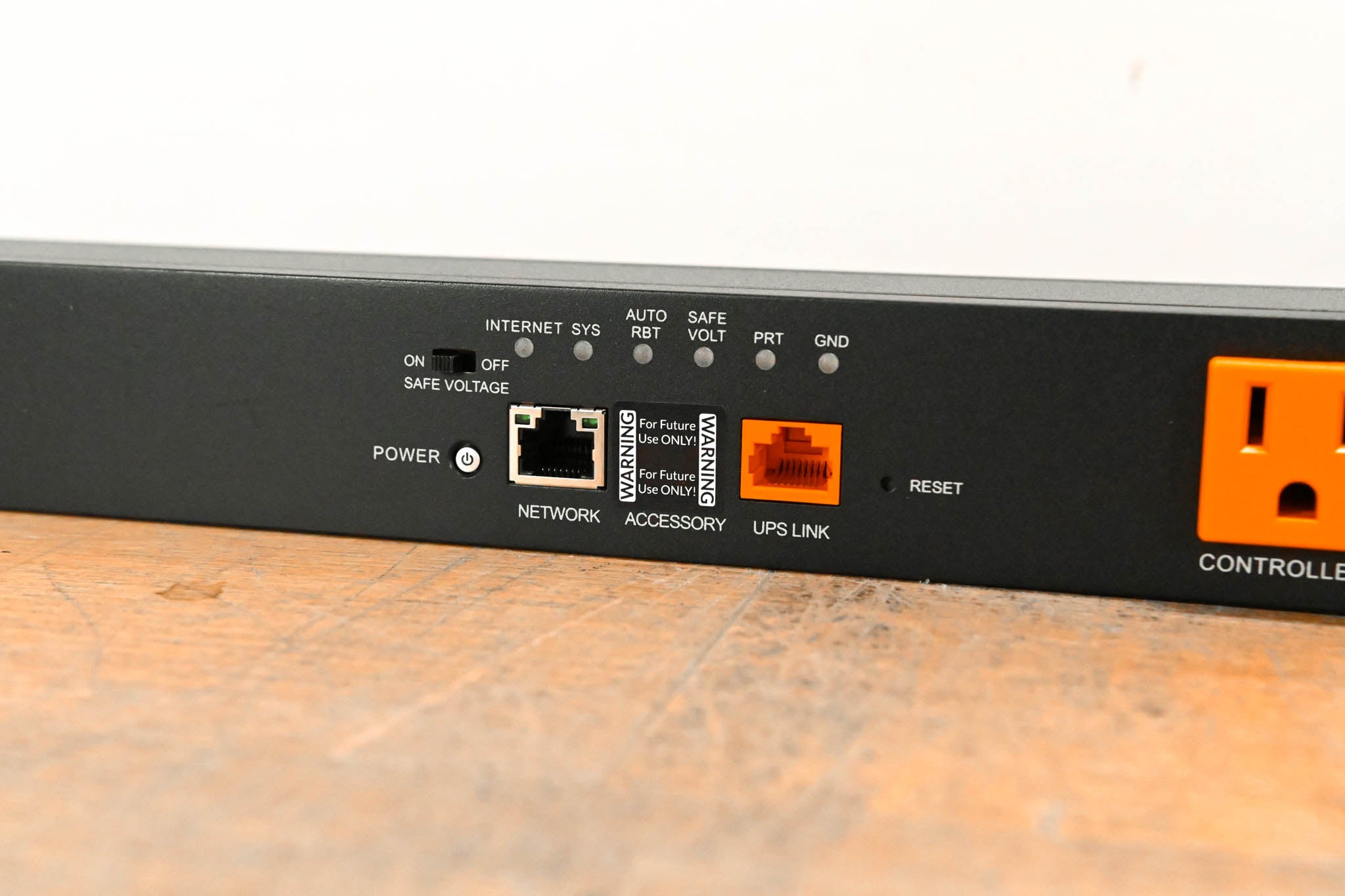 WattBox WB-800VPS-IPVM-12 Vertical IP Power Conditioner (12 Outlets)