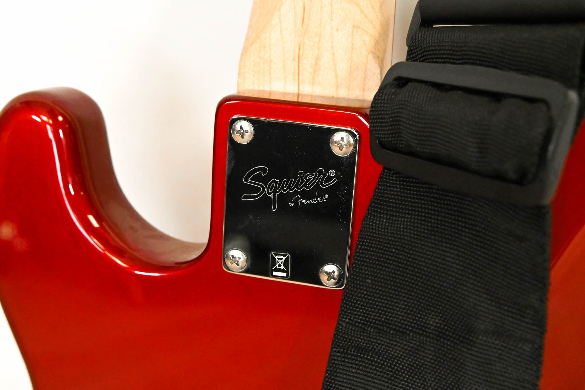 Squier Affinity Series Precision Bass PJ Metallic Red