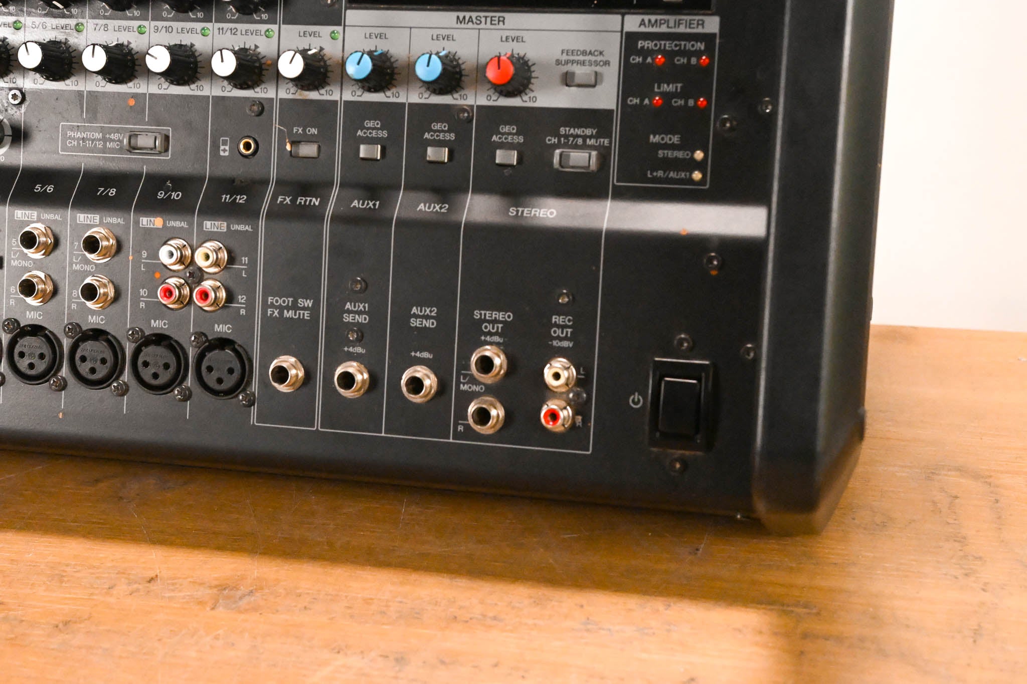 Yamaha EMX7 12-Channel 1420W Powered Mixer
