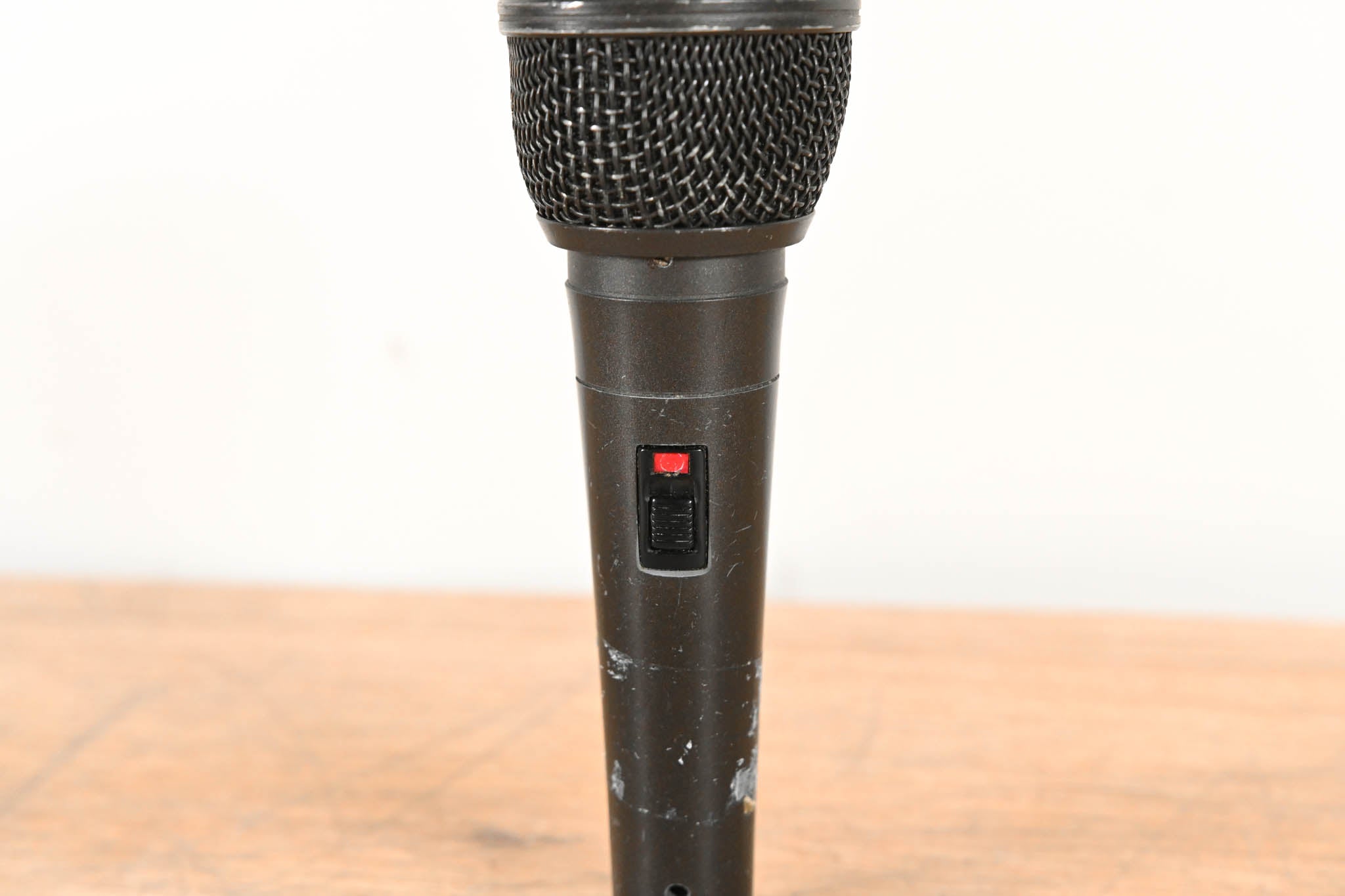 Audio-Technica ATM61HE/S Hypercardioid Dynamic Handheld Microphone