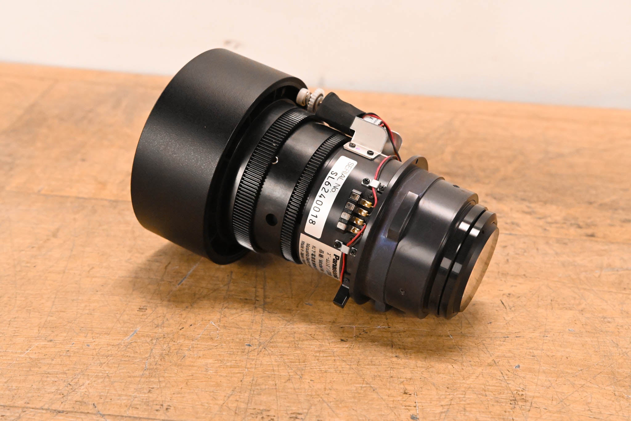 Panasonic ET-DLE400 Long Throw DLP Projector Zoom Lens XGA (5.7-8.0:1)