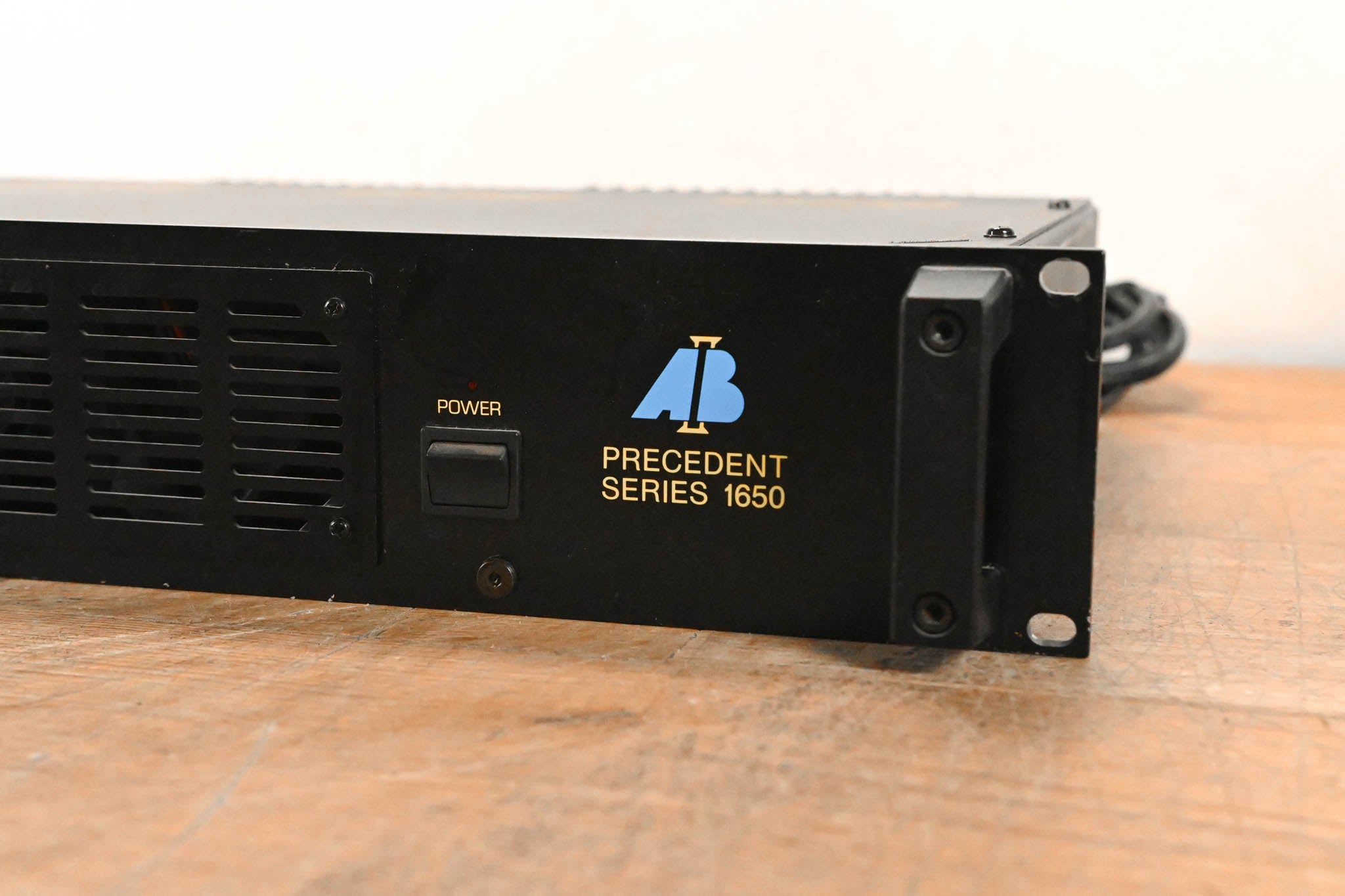 AB International 1650 2-Channel Power Amplifier