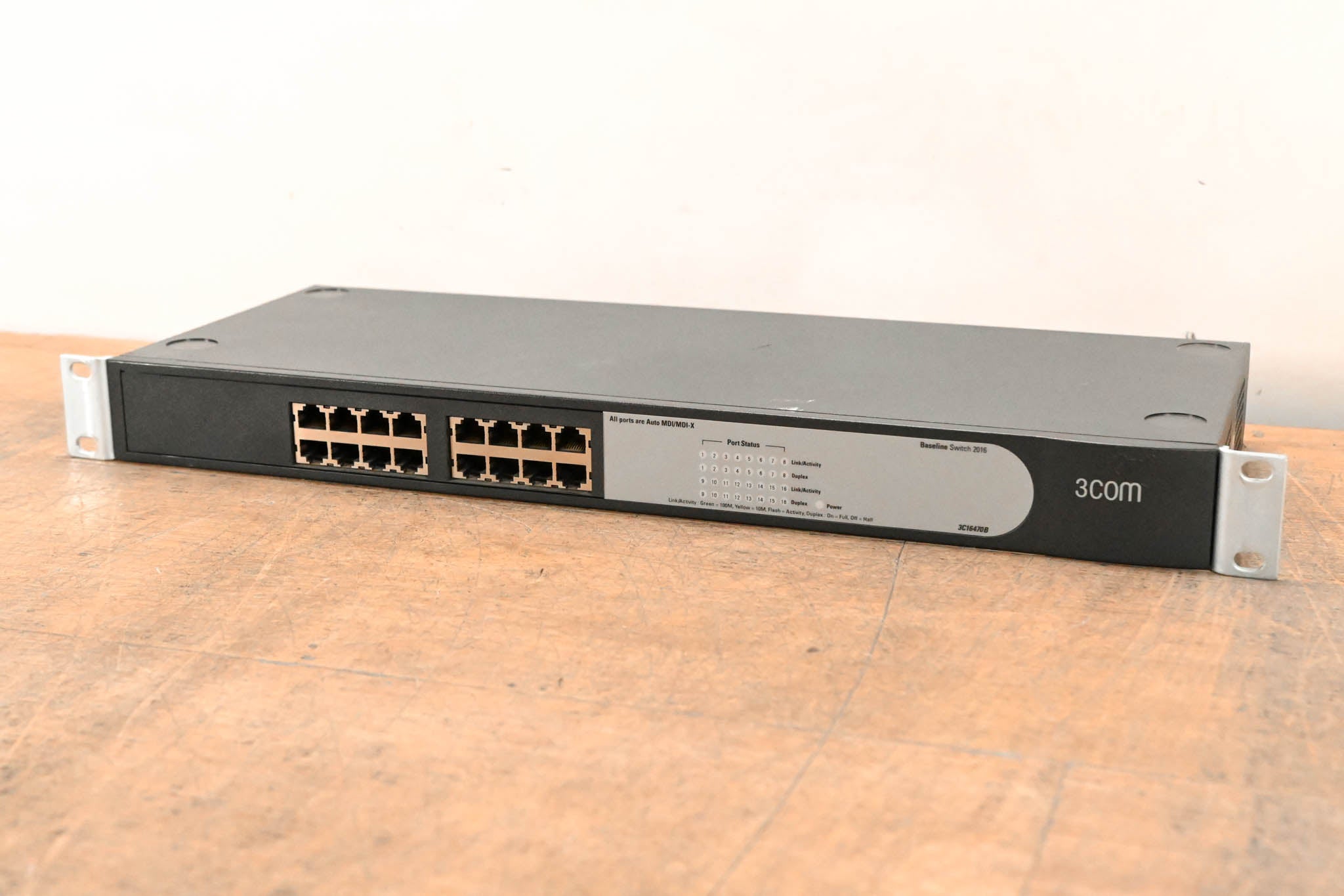 3COM 3C16470B Baseline Switch 2016 16-Port 10/100 Mbps Network Switch