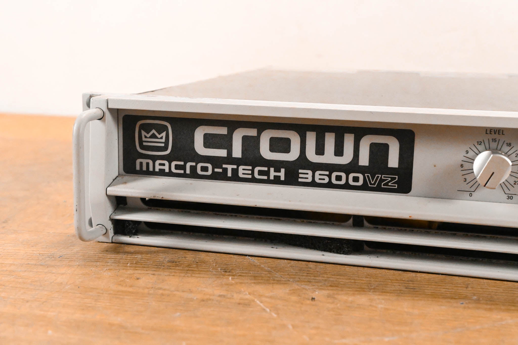 Crown Macro-Tech 3600VZ 2-Channel Power Amplifier