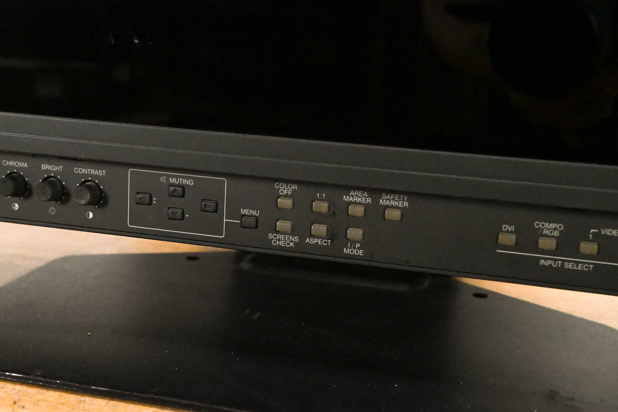 JVC DT-V20L1 20-inch HD Multi-Format Studio Monitor