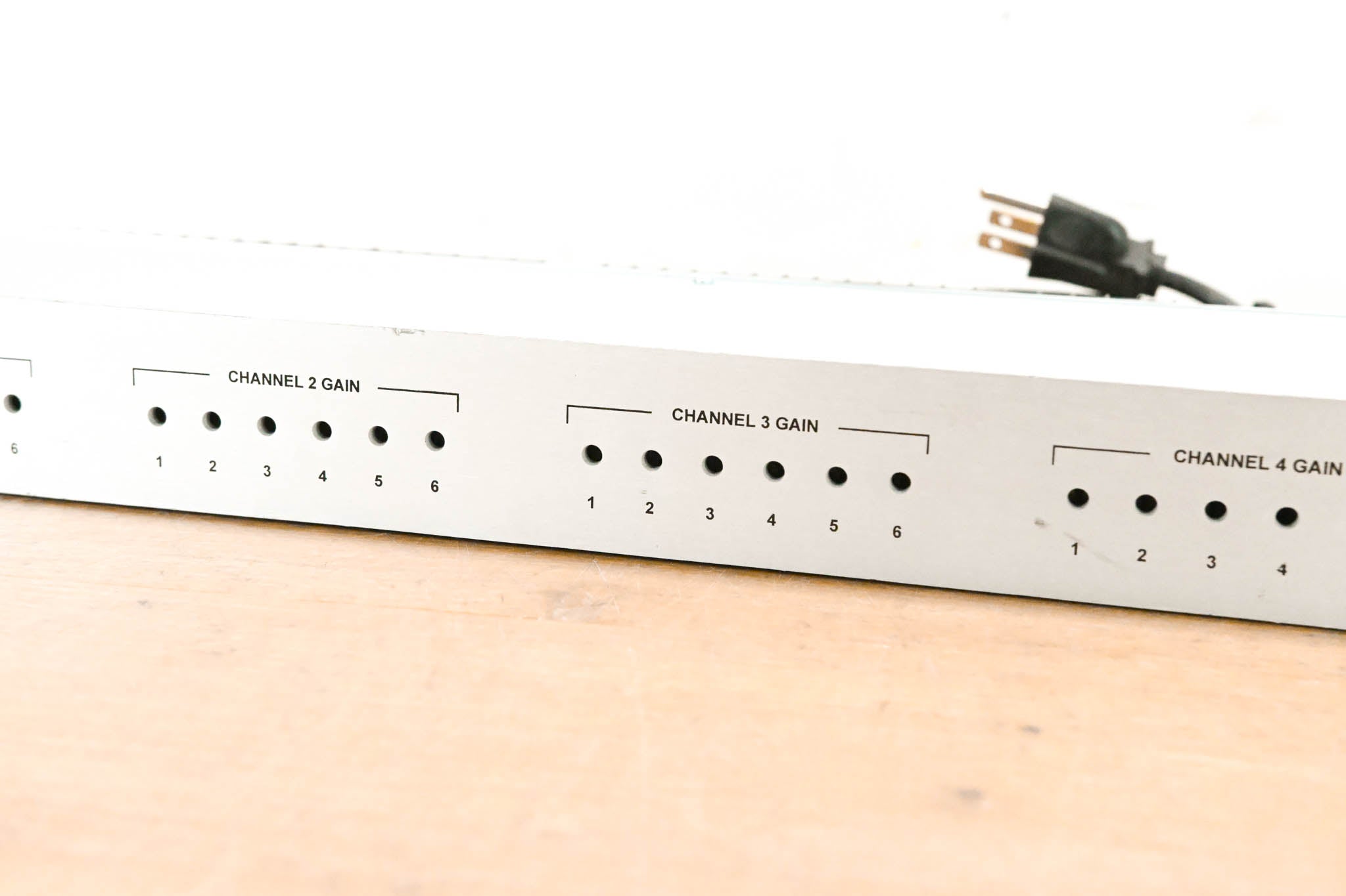 ESE ES-245 Quad 1x6 Audio Distribution Amplifier